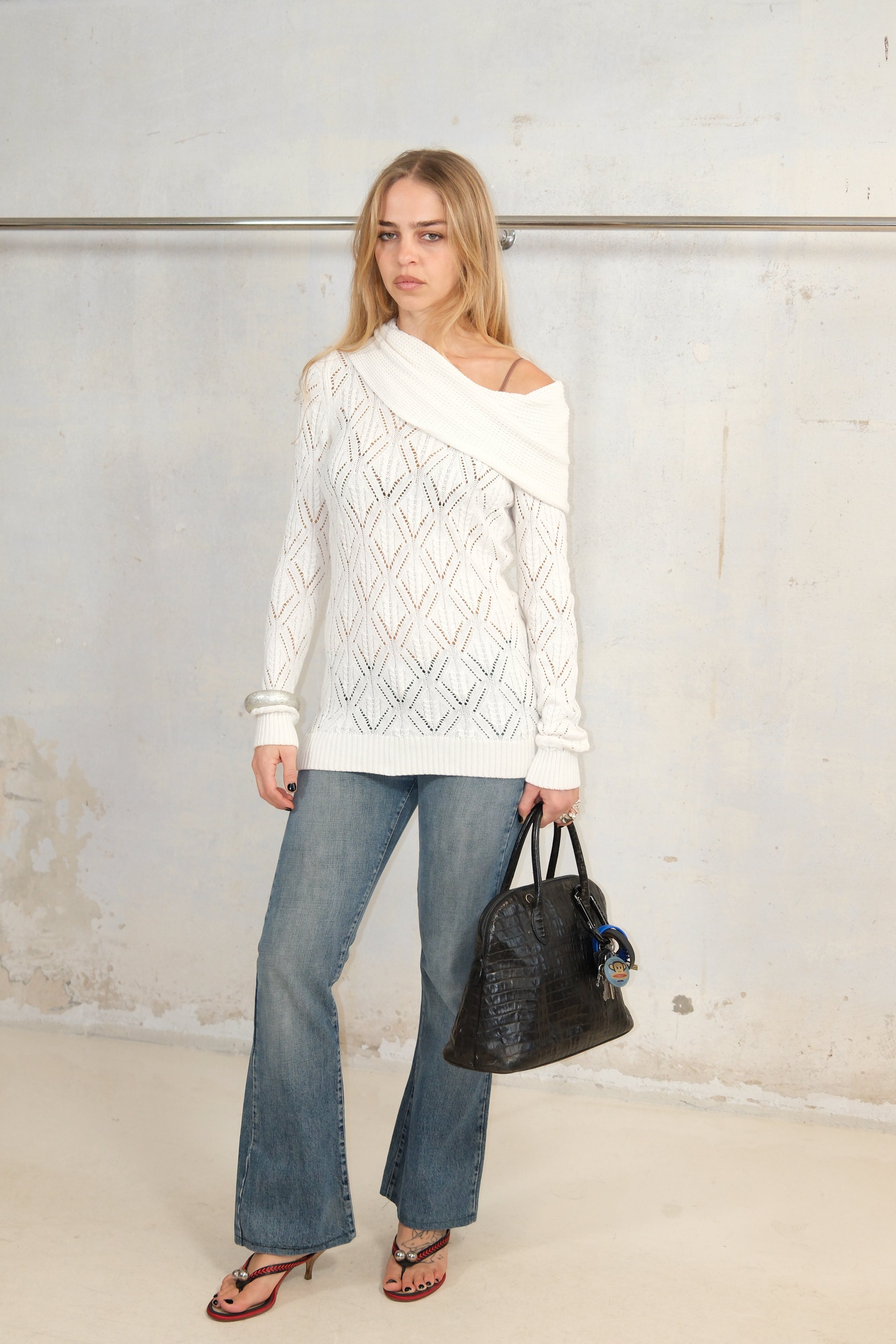 WHITE KNIT OFF SHOULDER TOP