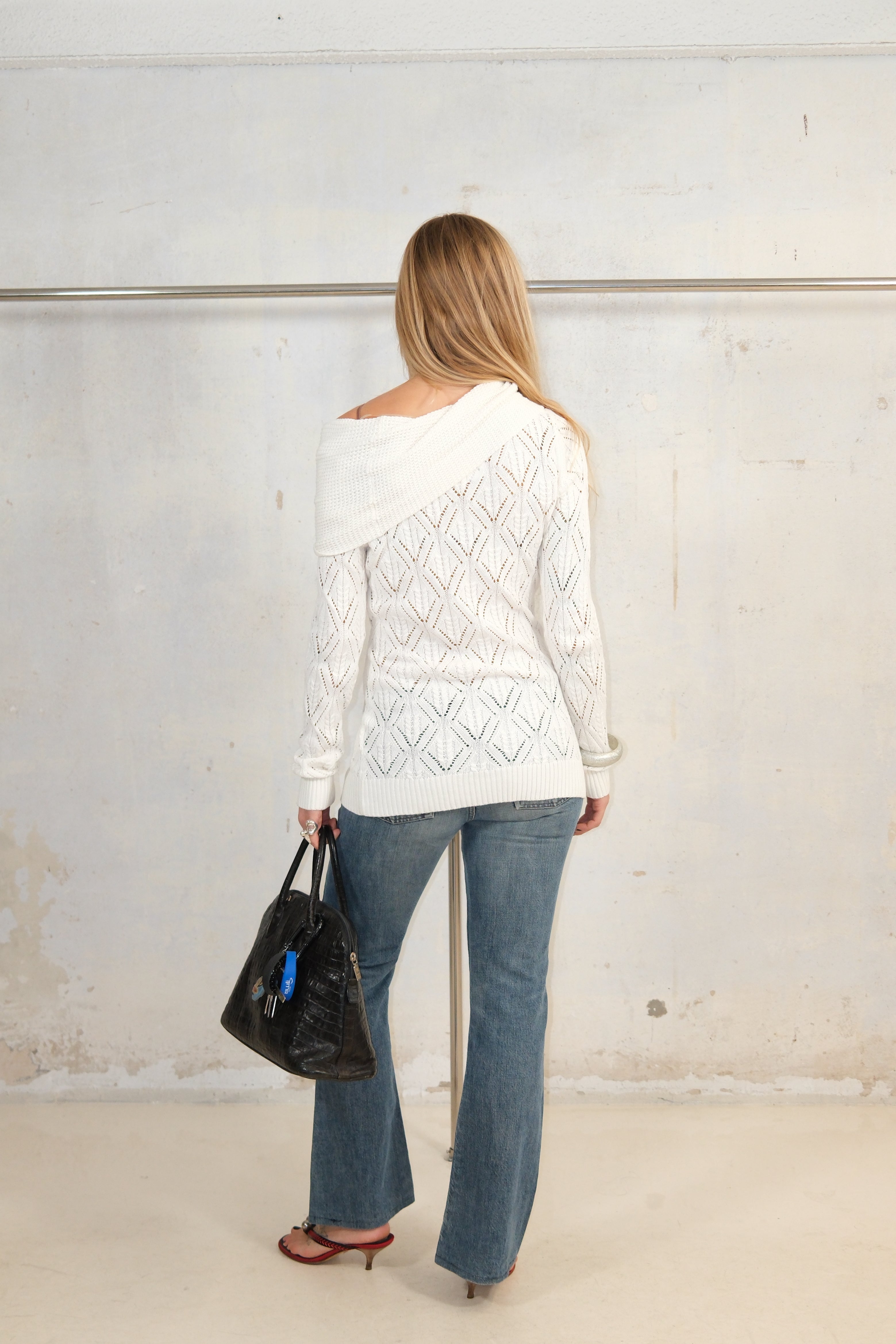 WHITE KNIT OFF SHOULDER TOP