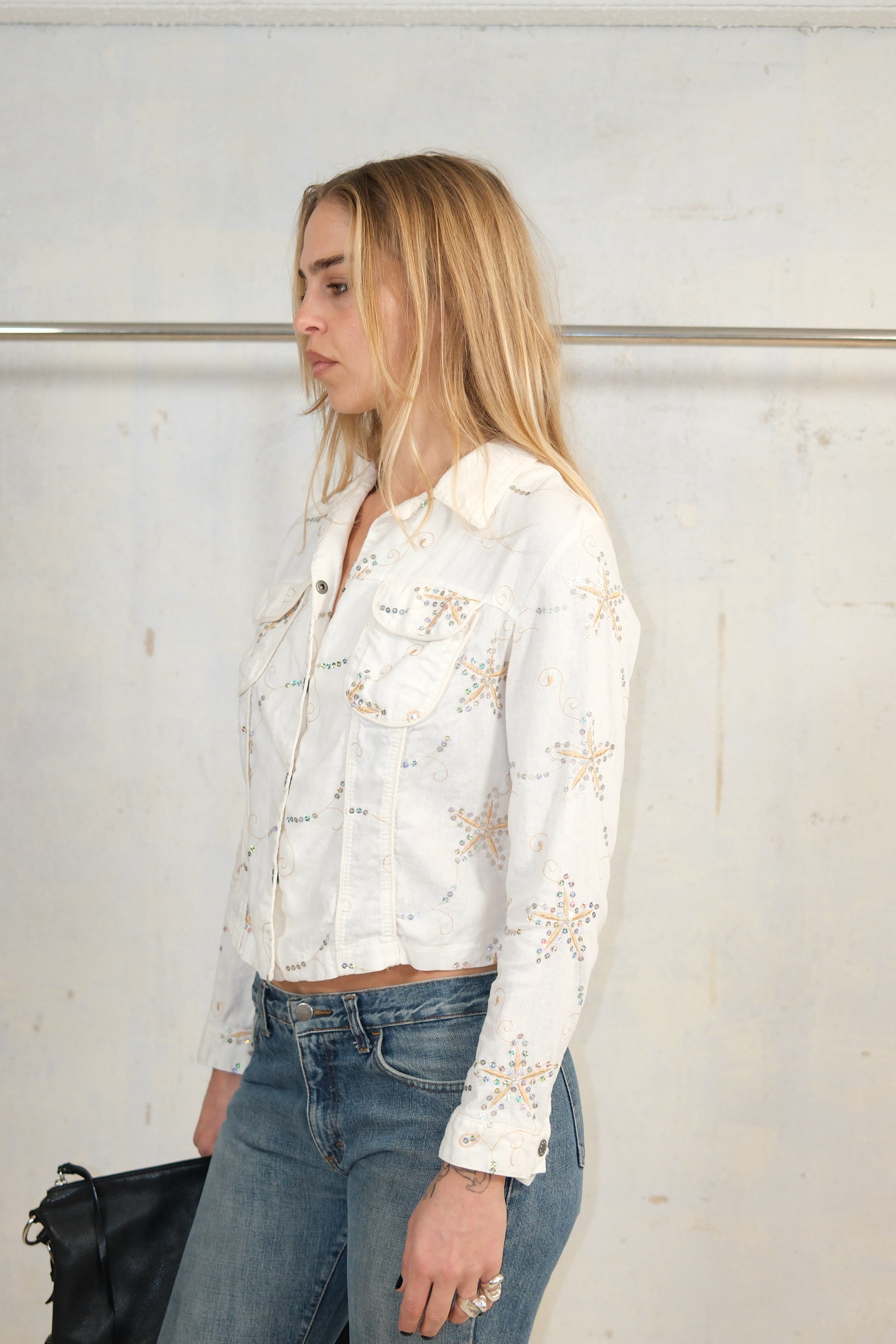 DETAILED WHITE CROP JACKET