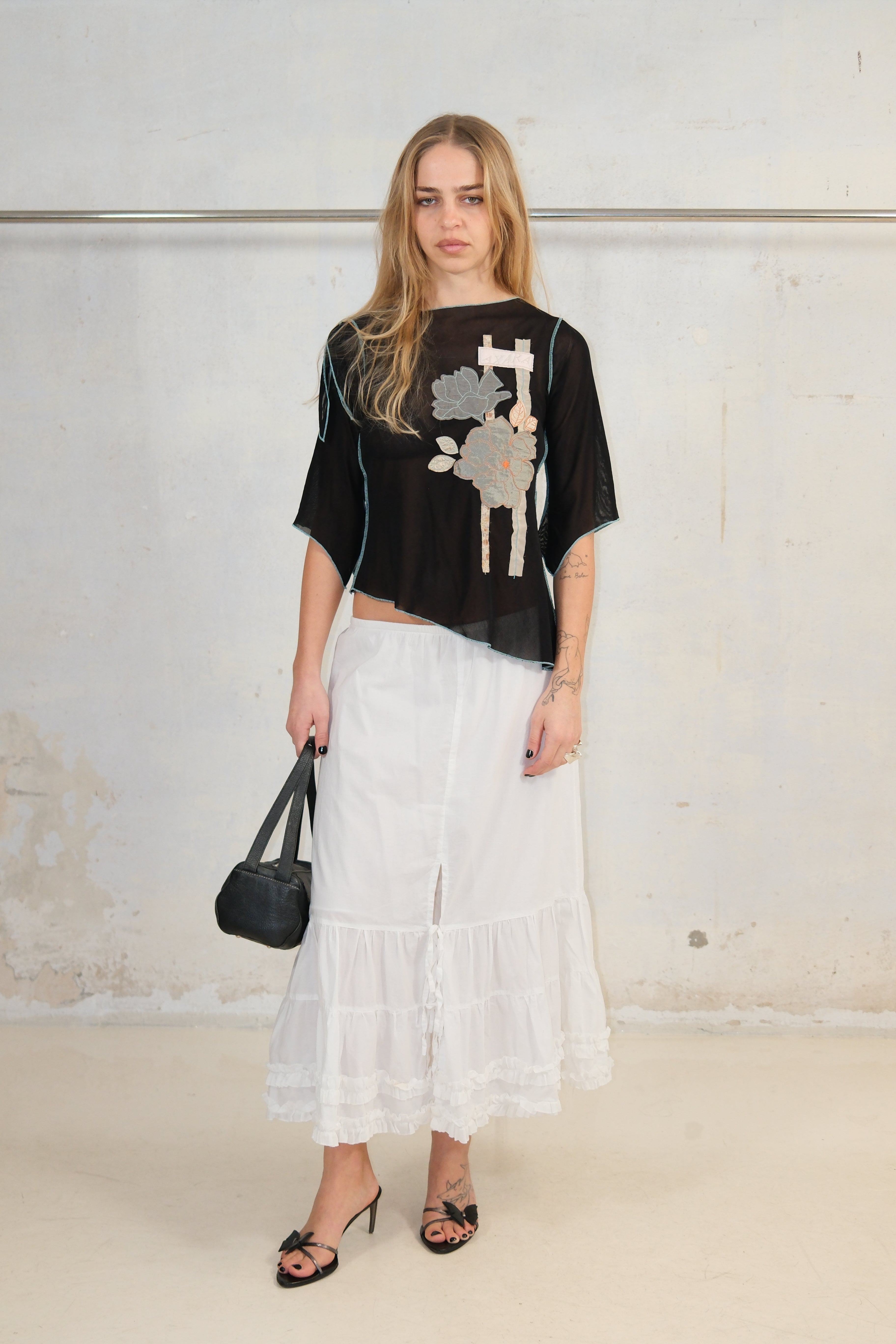 WHITE RUFFLE SKIRT