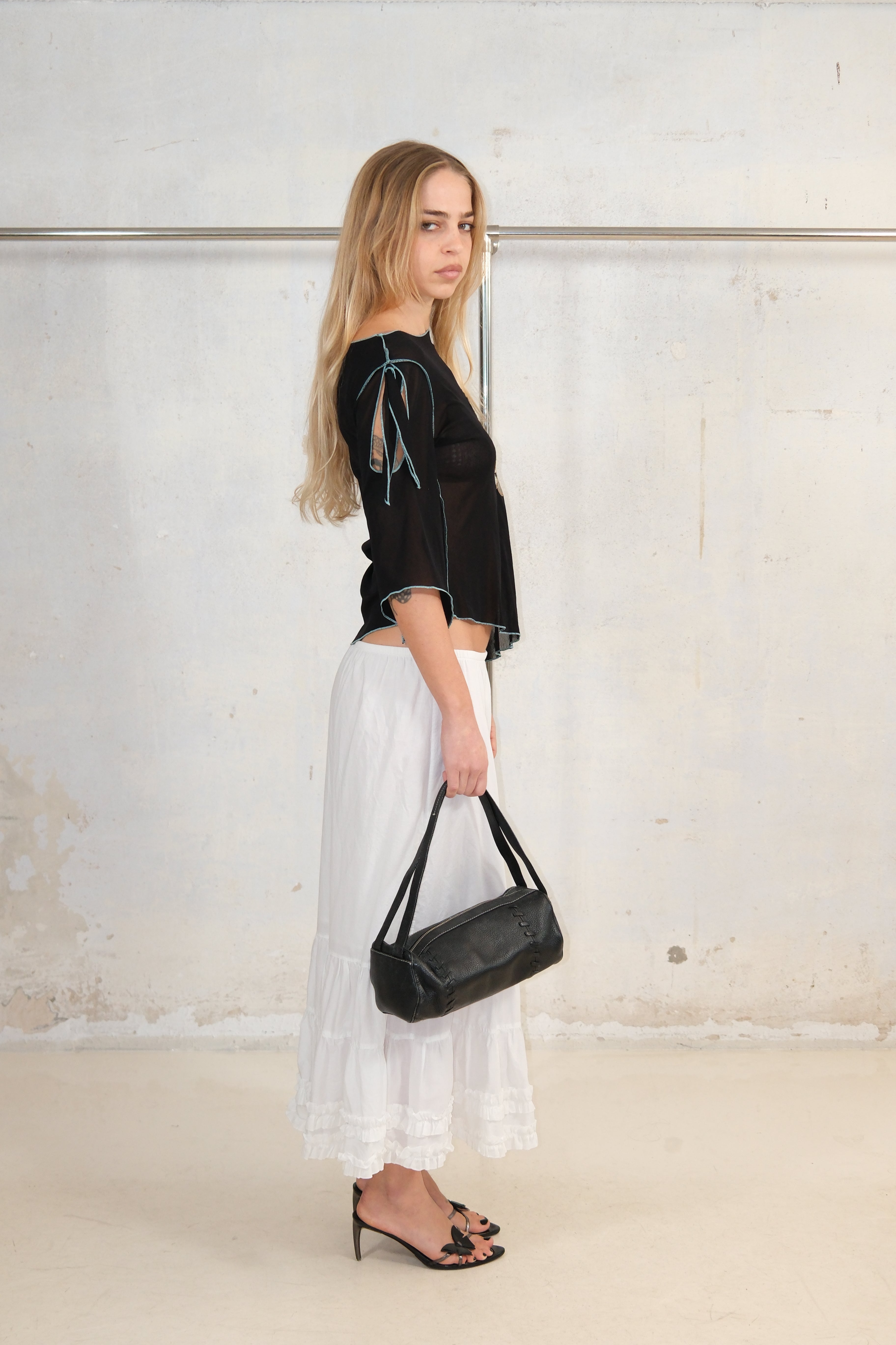 WHITE RUFFLE SKIRT