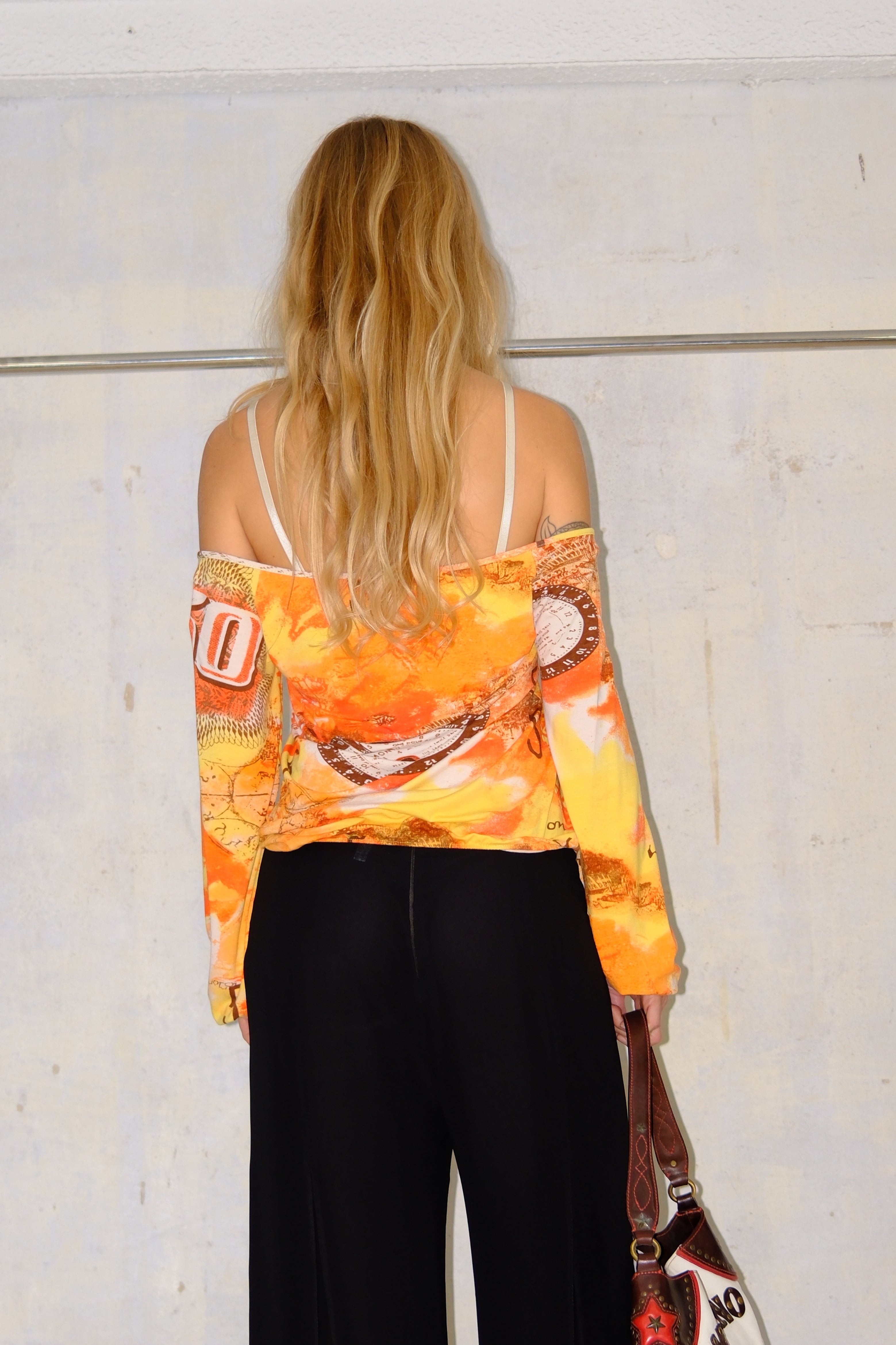 SUMMER COLORS GRAPHIC TOP
