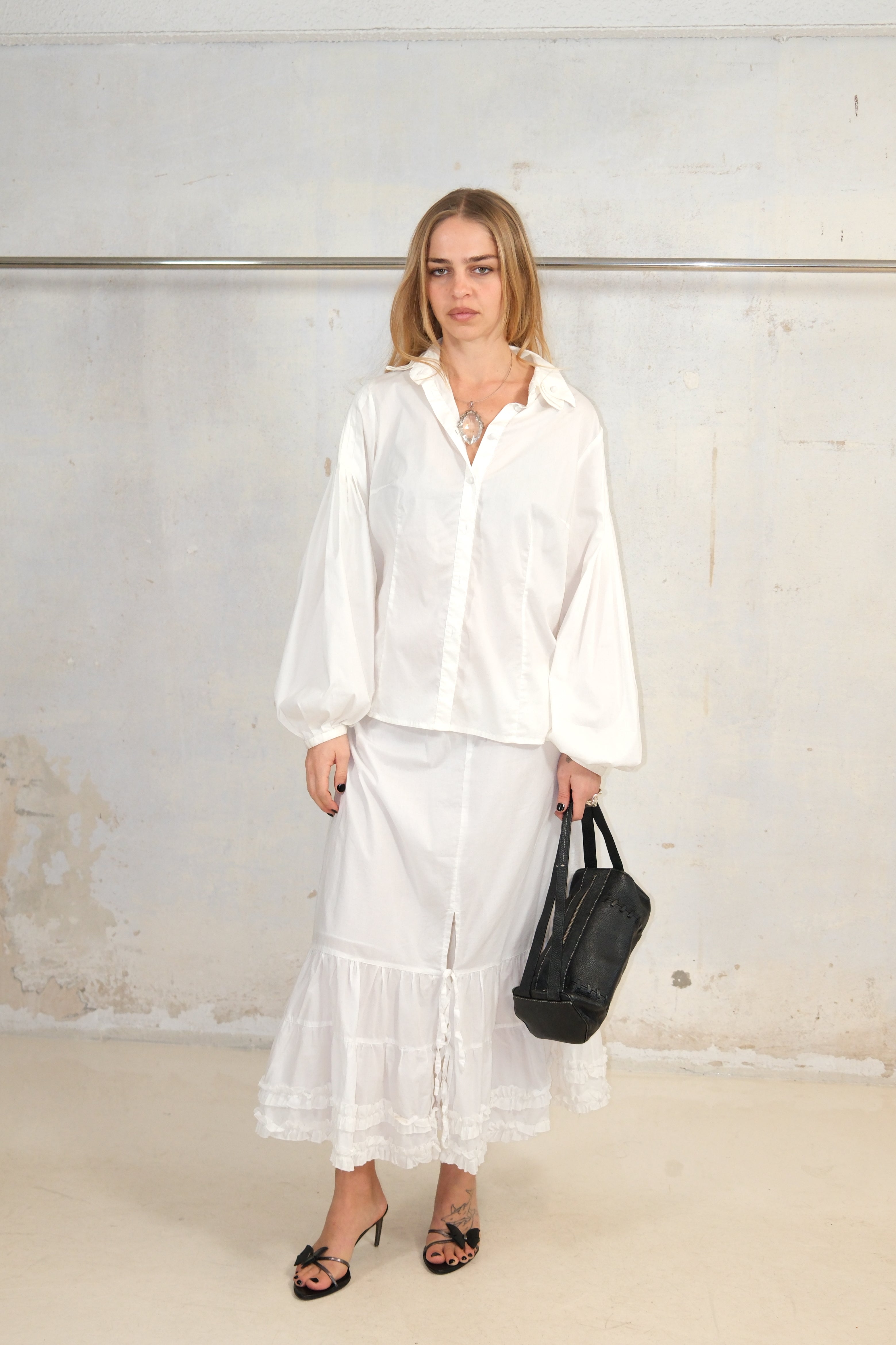 CASSIDI PUFFY SHOULDER BLOUSE