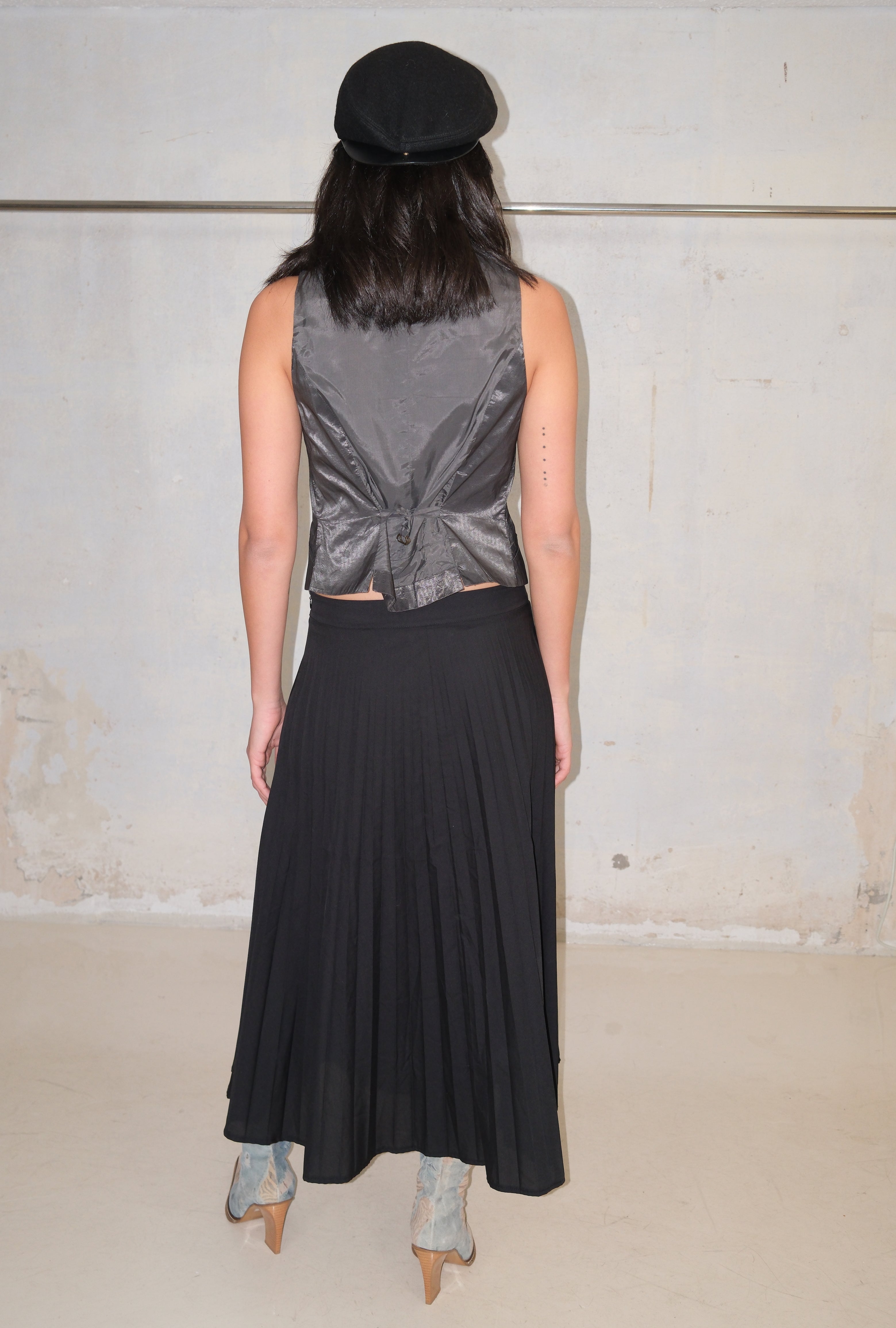 GO TEAM SILVER GRAPHIC SKIRT