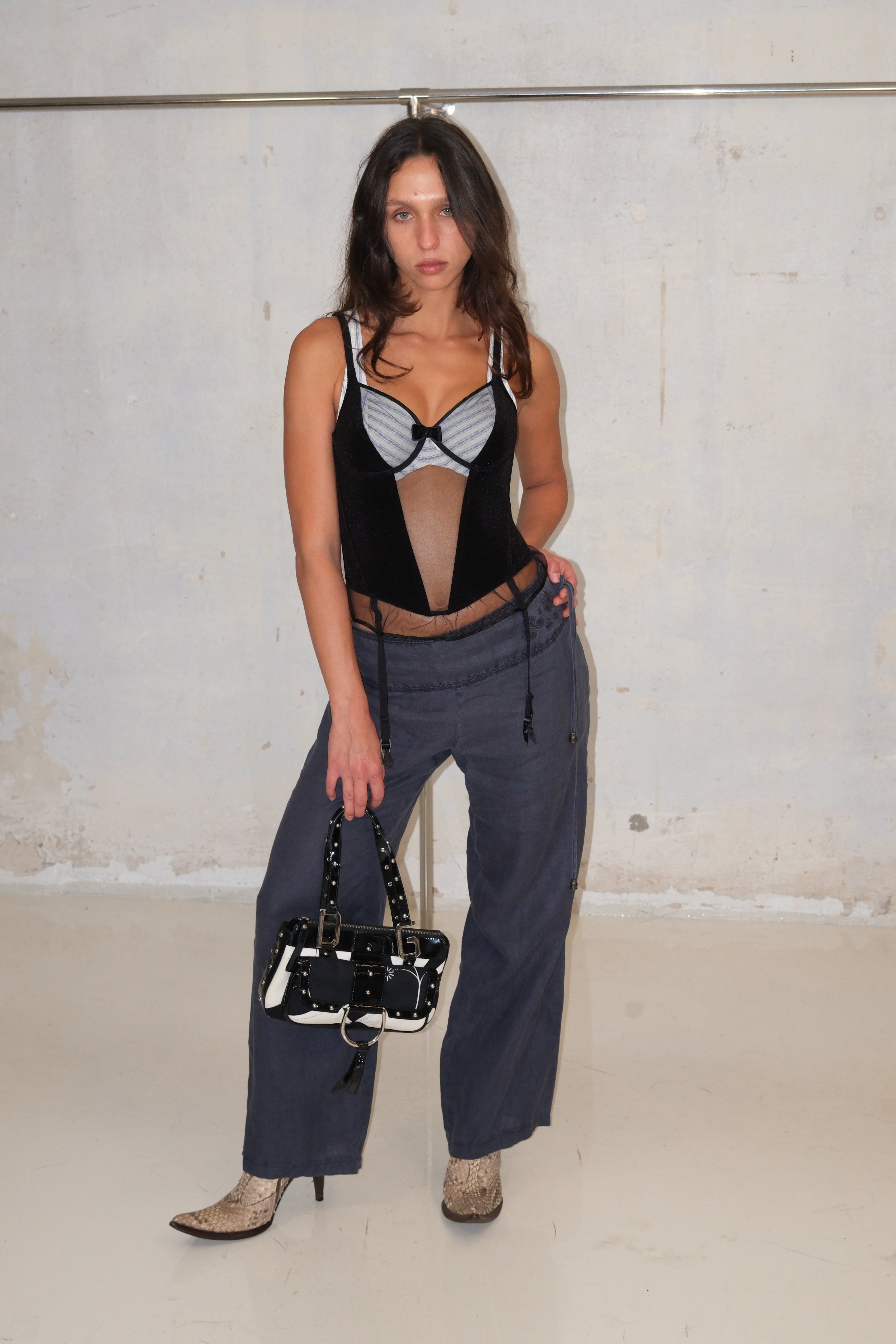 Low Rise Faded Blue Pants With Embroidery Size 36