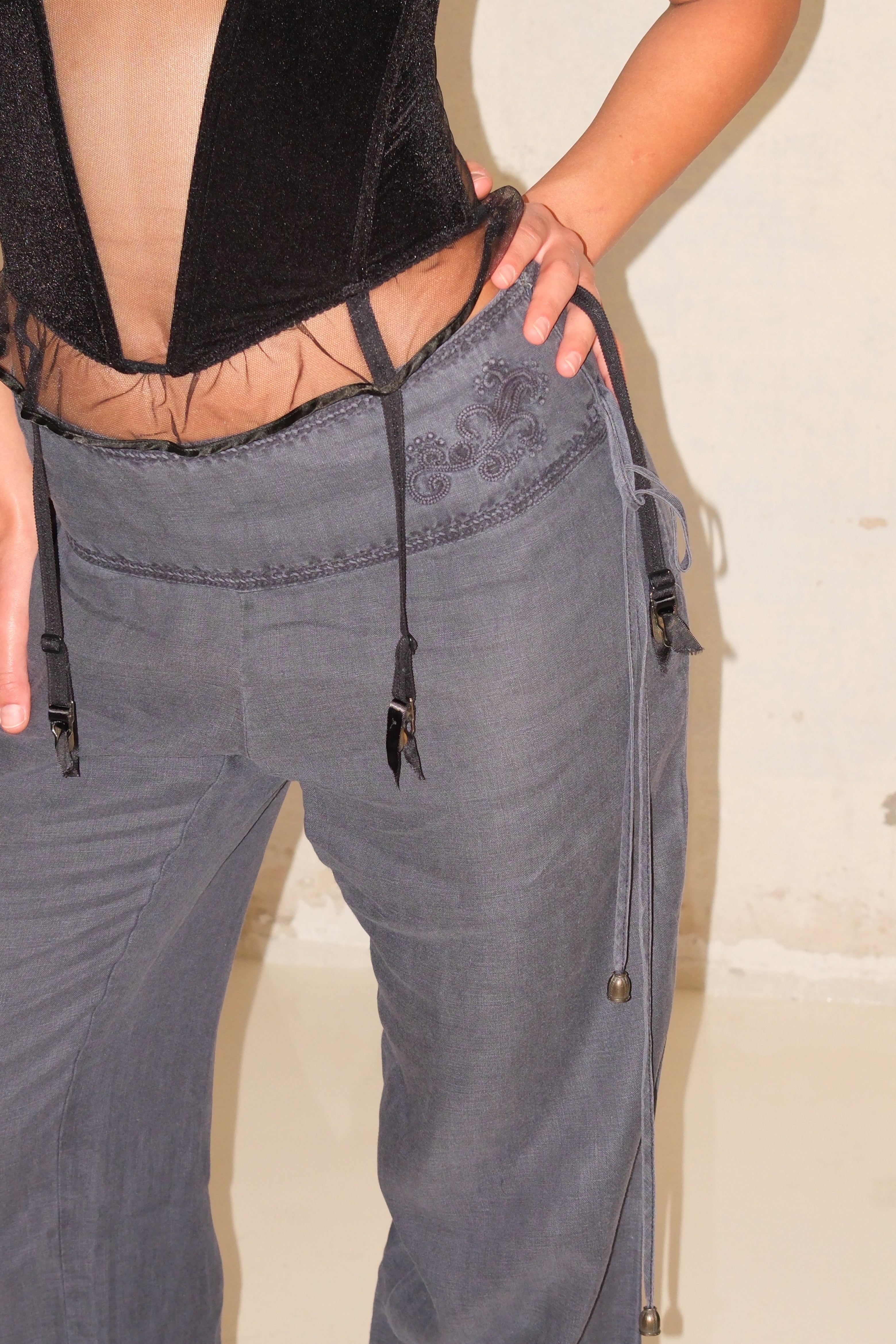 Low Rise Faded Blue Pants With Embroidery Size 36