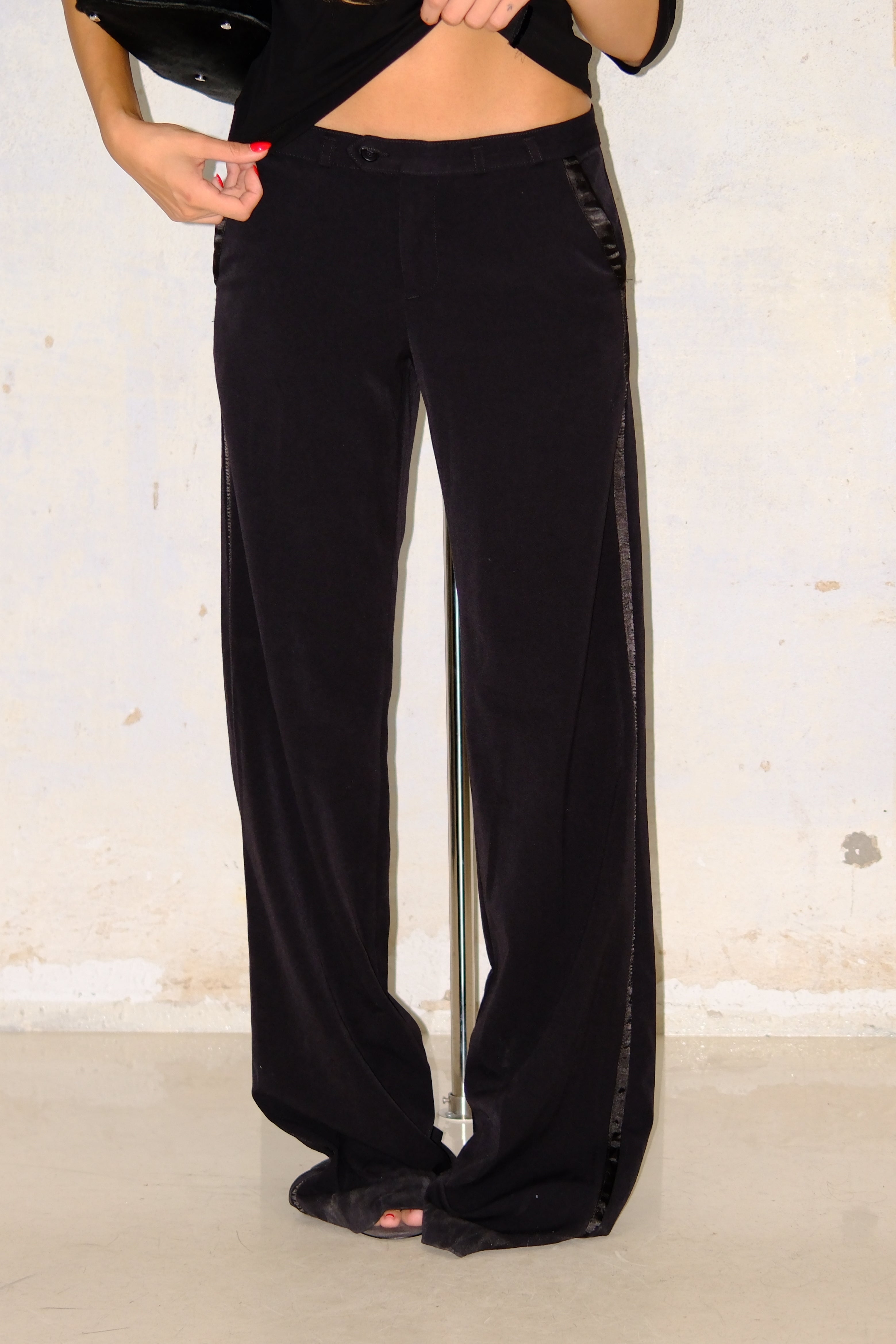 BLACK LOW RISE PANTS SIZE 36