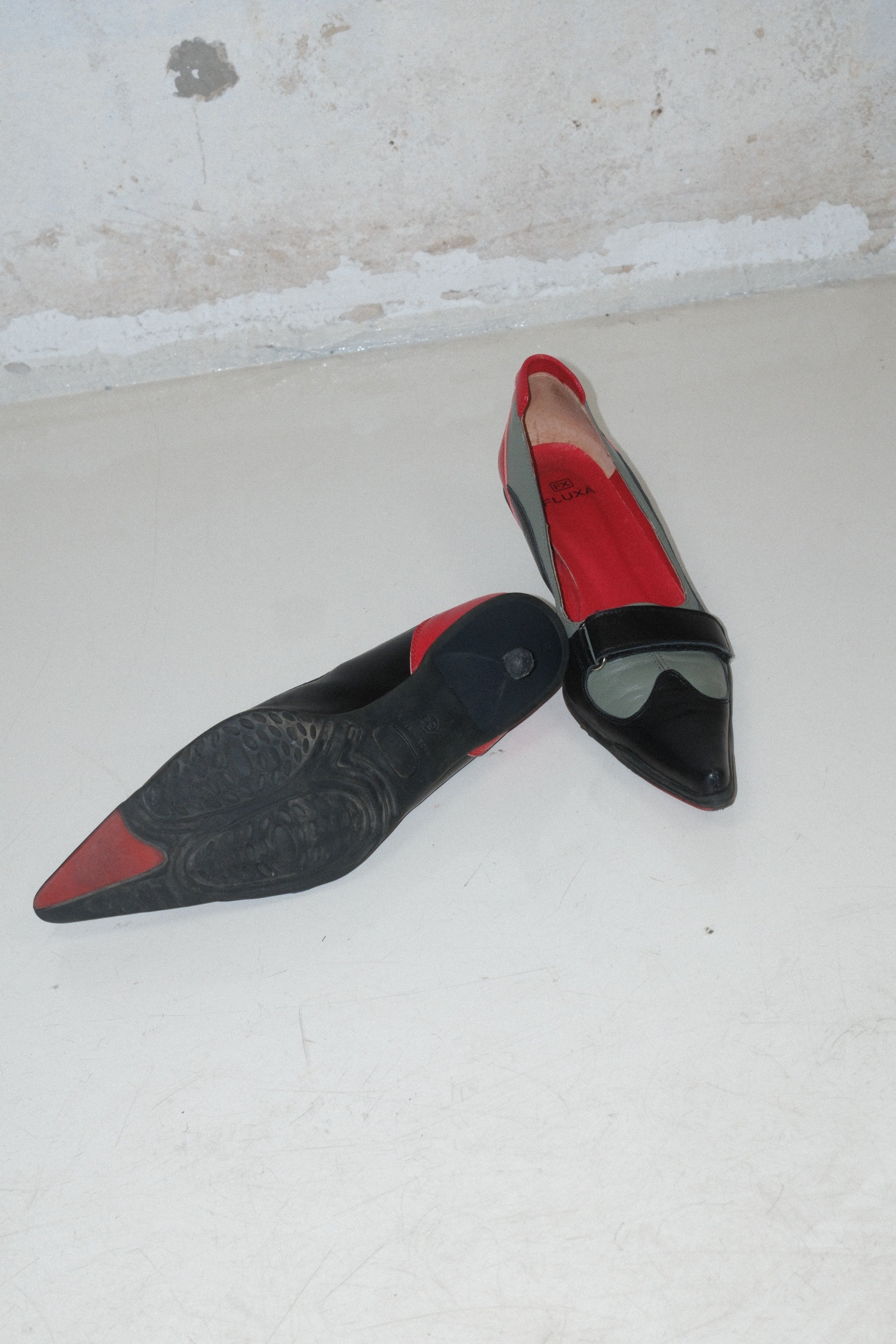 FLUXA KITTEN HEEL SPORTY STYLE SIZE 39