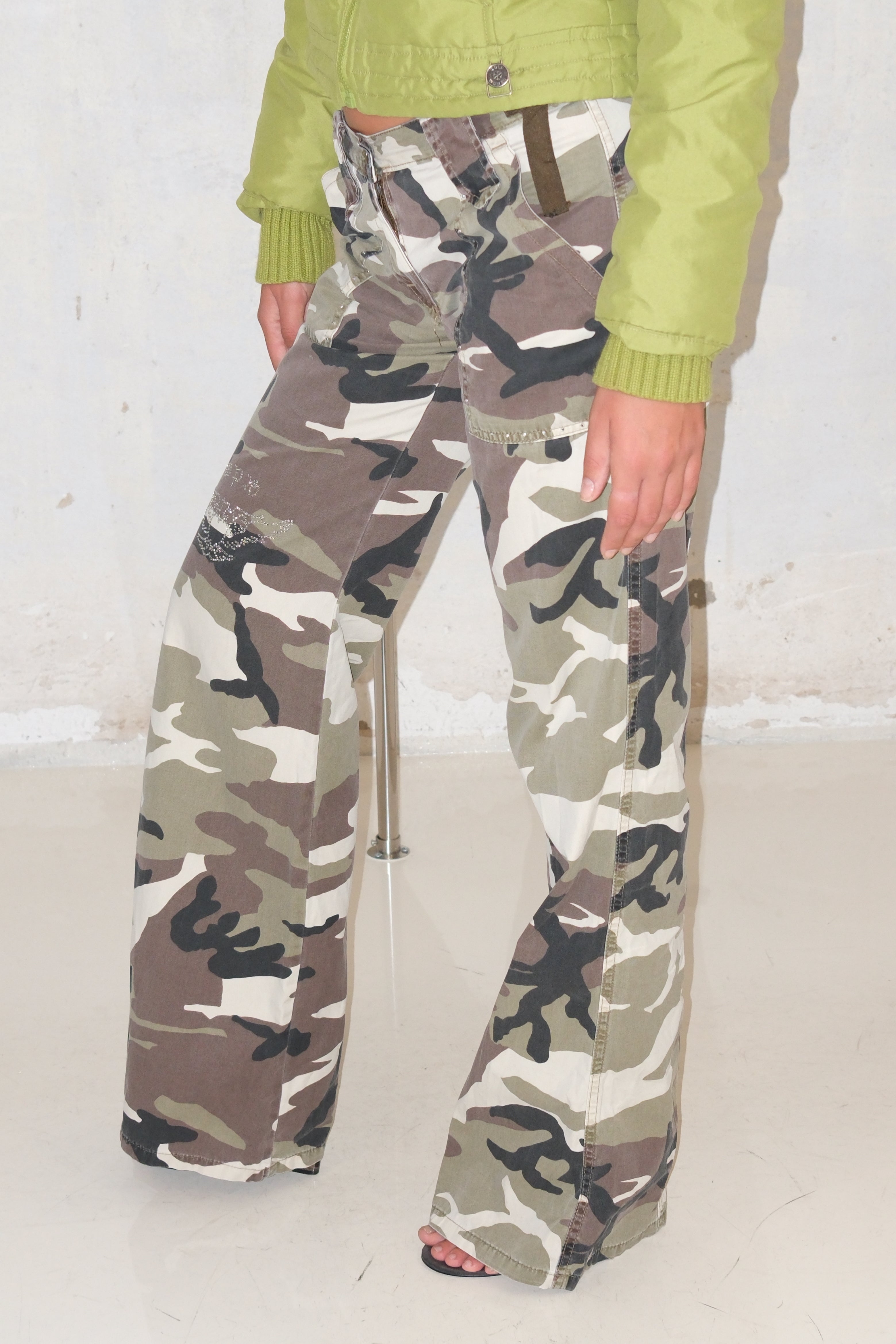 Low-Rise Military Pants With Details Size 36-38