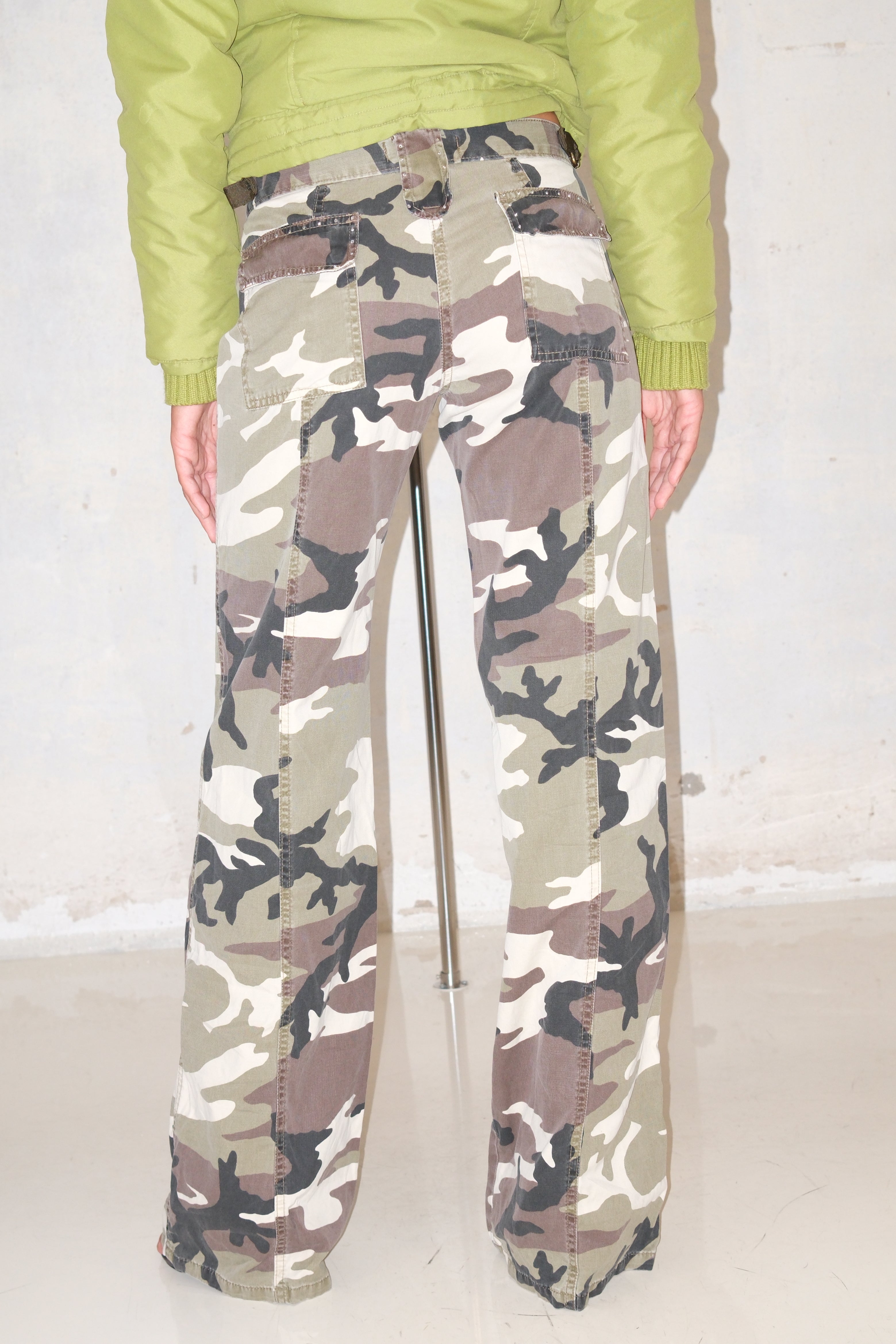 Low-Rise Military Pants With Details Size 36-38
