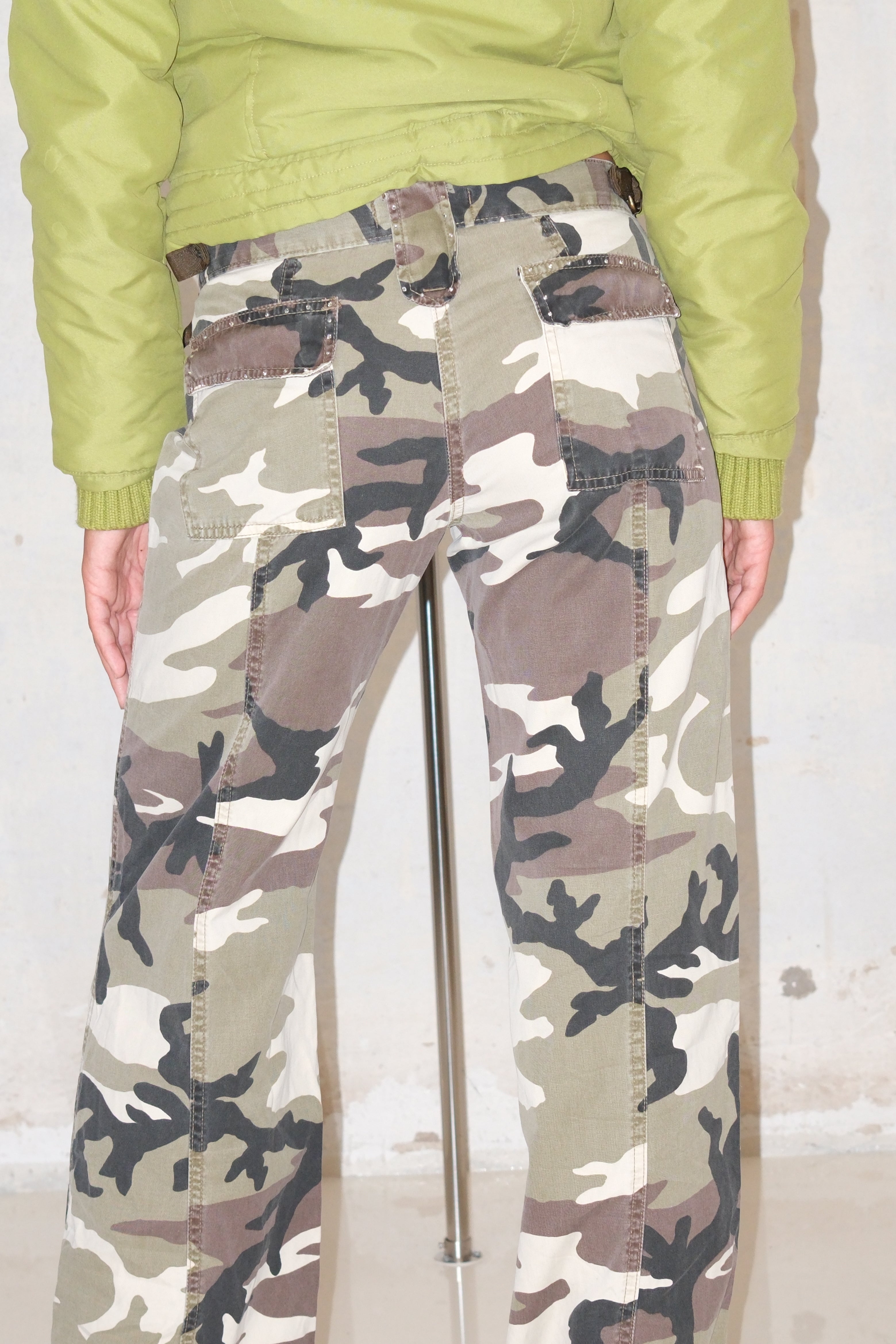 Low-Rise Military Pants With Details Size 36-38