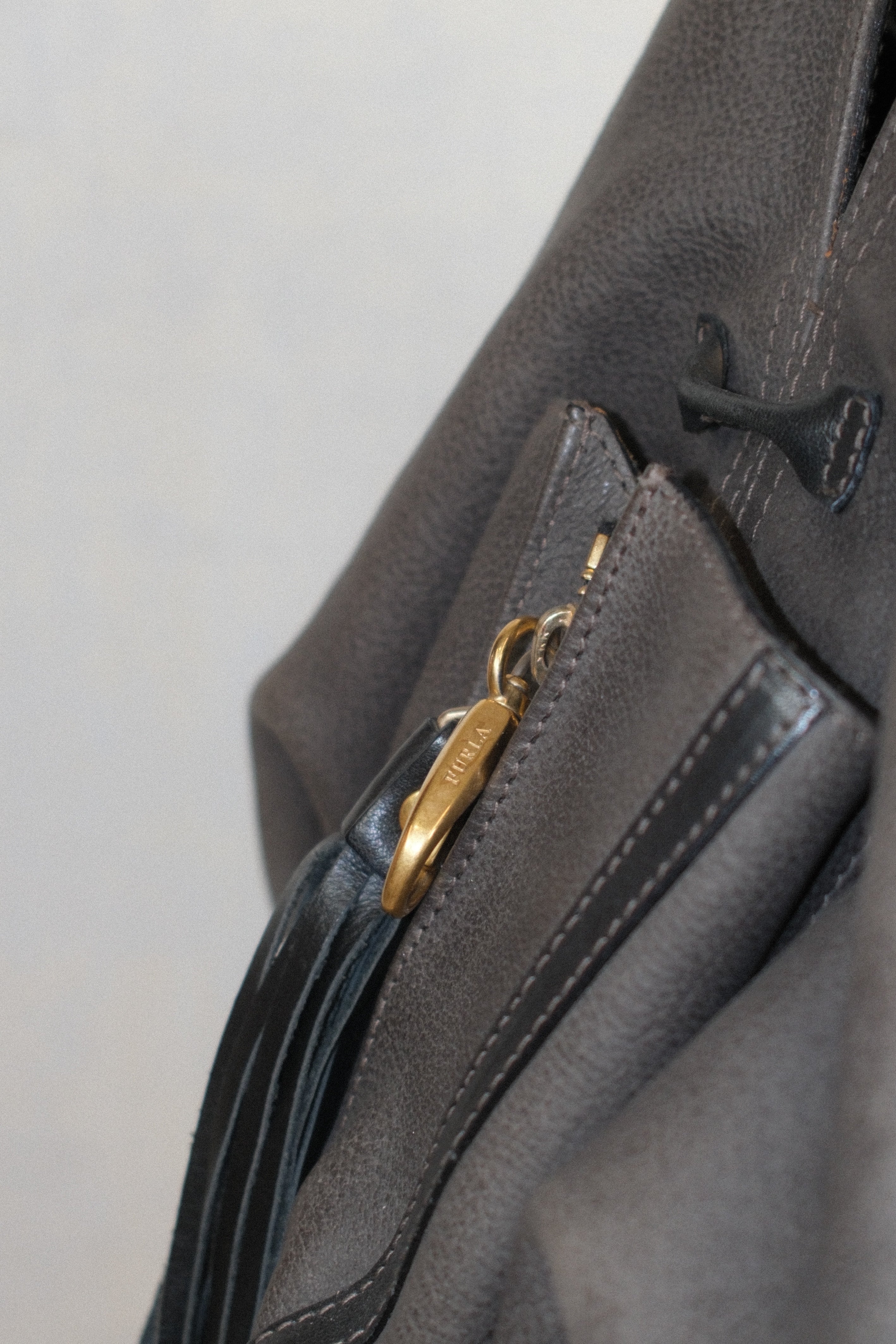 FURLA FADED GREEN-GRAY LEATHER BAG WITH FRINGE