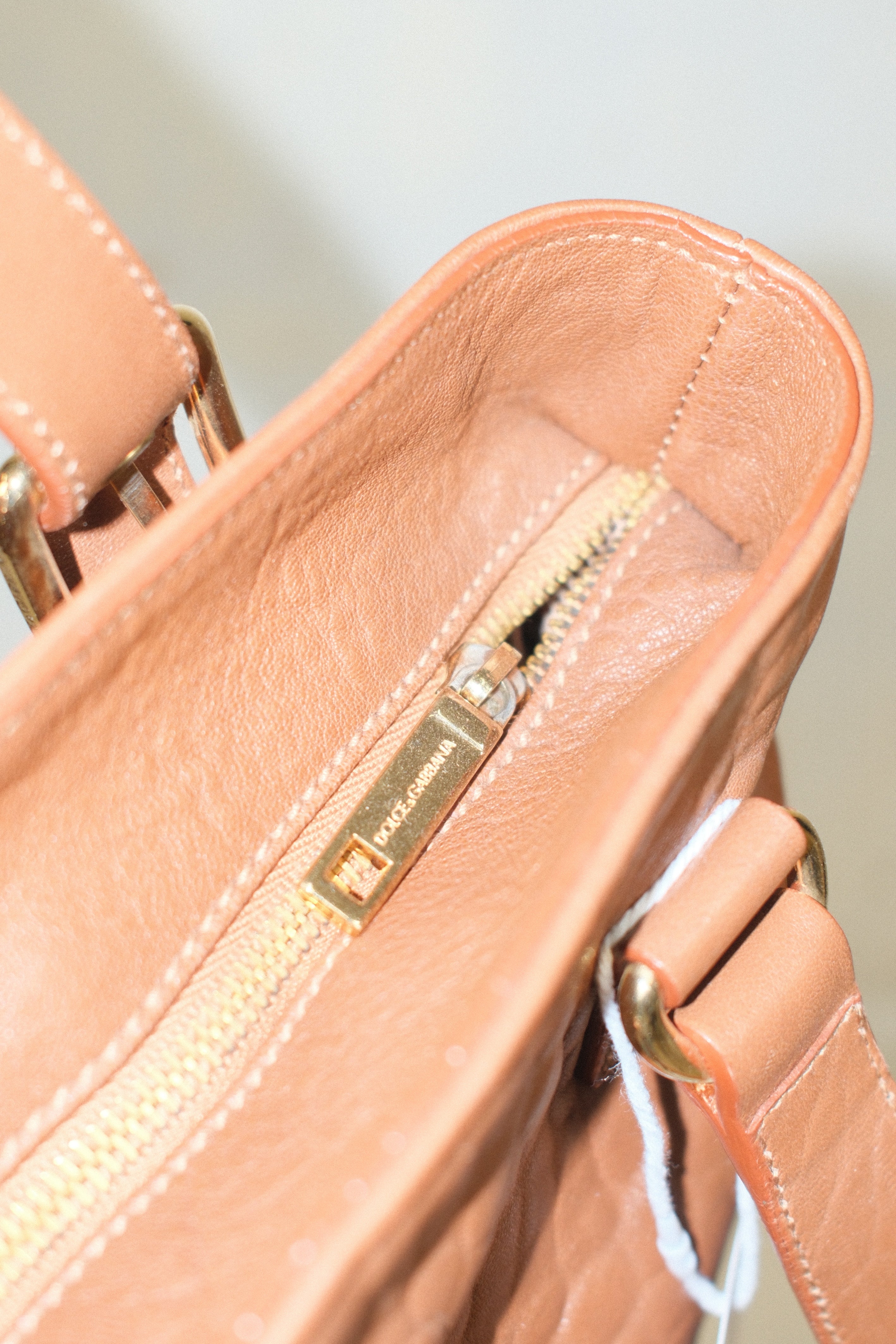 DOLCE & GABBANA CARAMEL LEATHER HANDBAG WITH GOLD HARDWARE