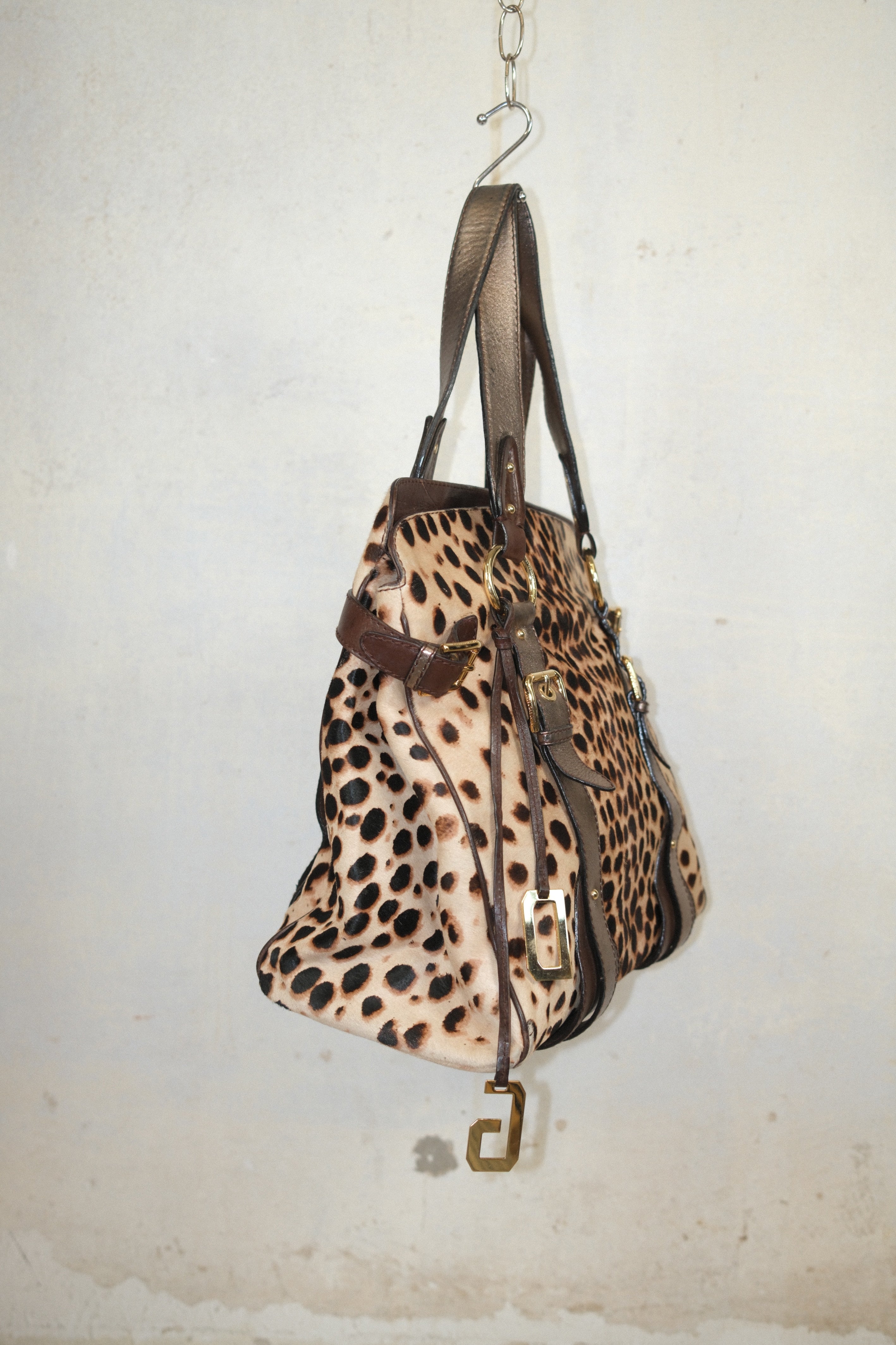 DOLCE & GABBANA XL LEOPARD PONY HAIR LEATHER BAG WITH GOLD HARDWARE