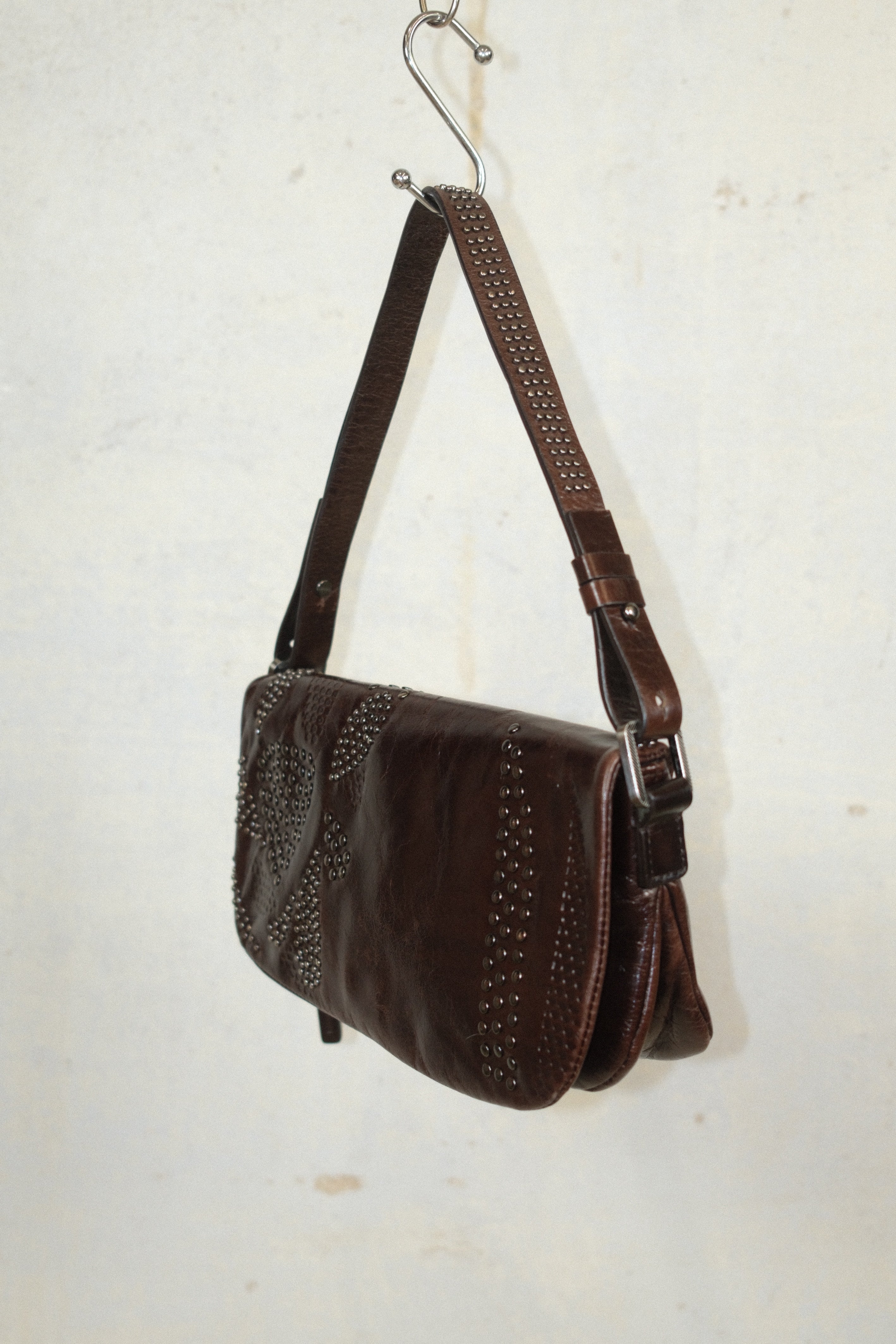 FRANCESCO BIASIA SMALL BROWN LEATHER BAG WITH FLORAL STUD DETAILS