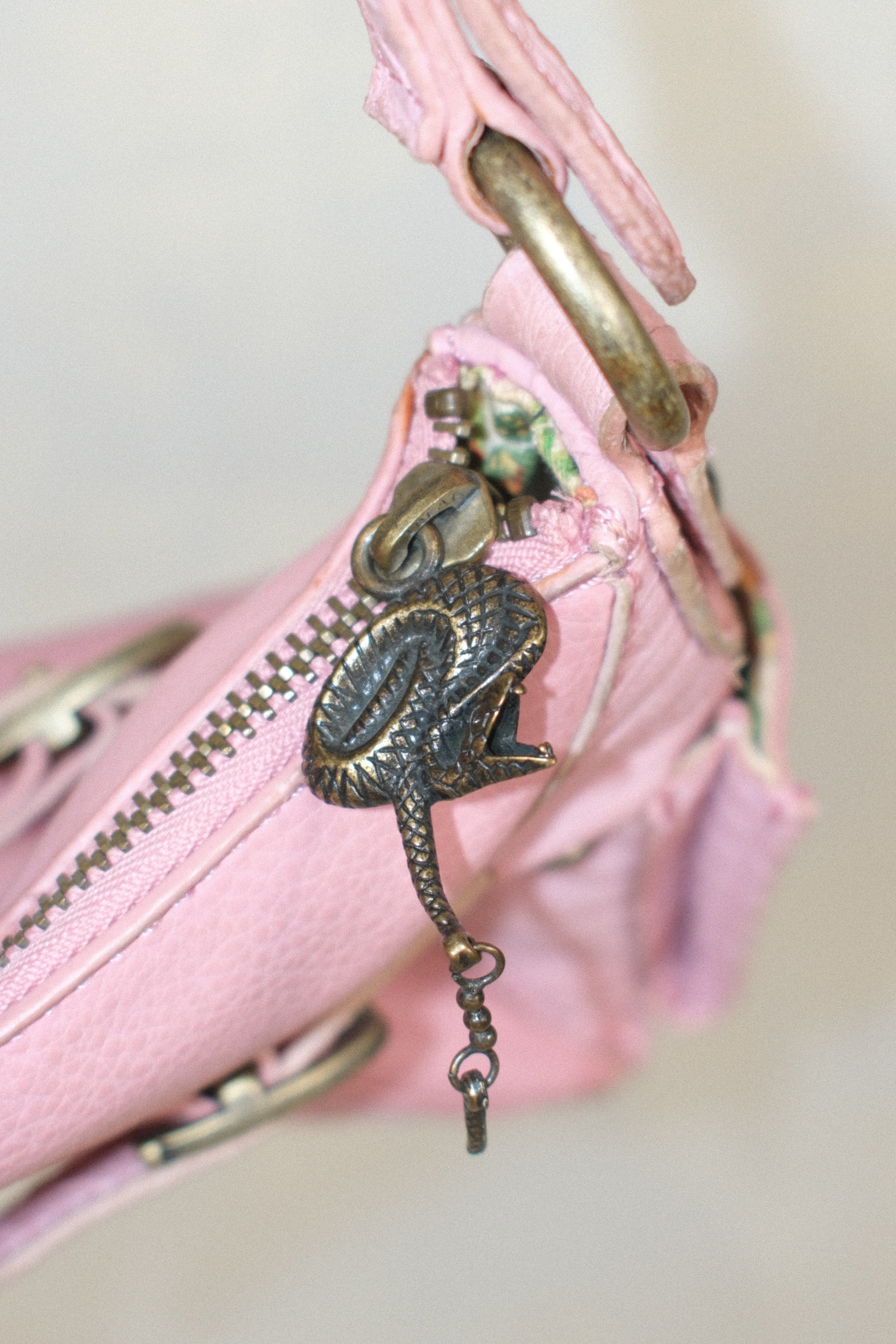 ROBERTO CAVALLI SMALL BABY PINK LEATHER BAG WITH SNAKE ZIPPER