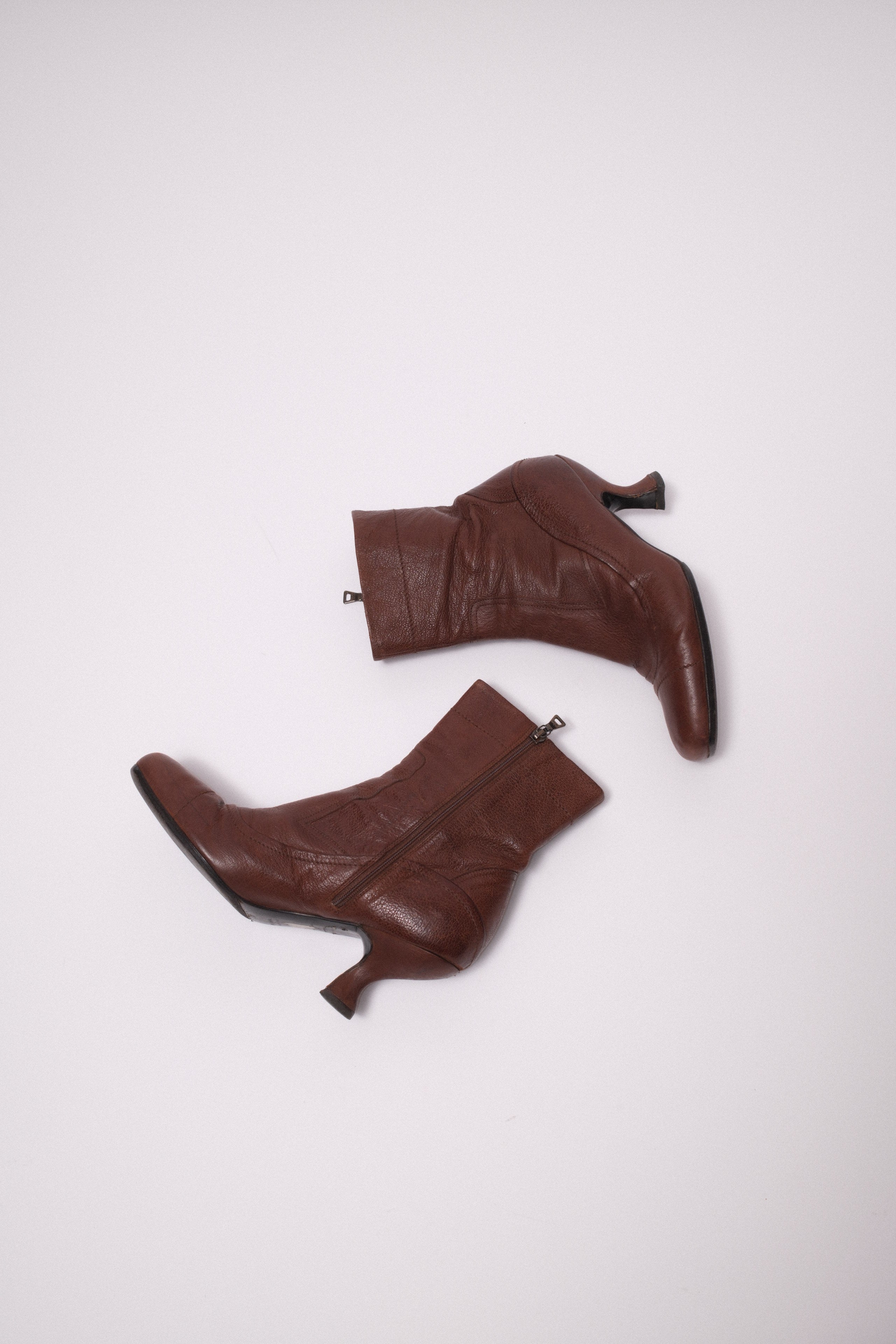 Prada rounded ankle boots in brown leather size 39