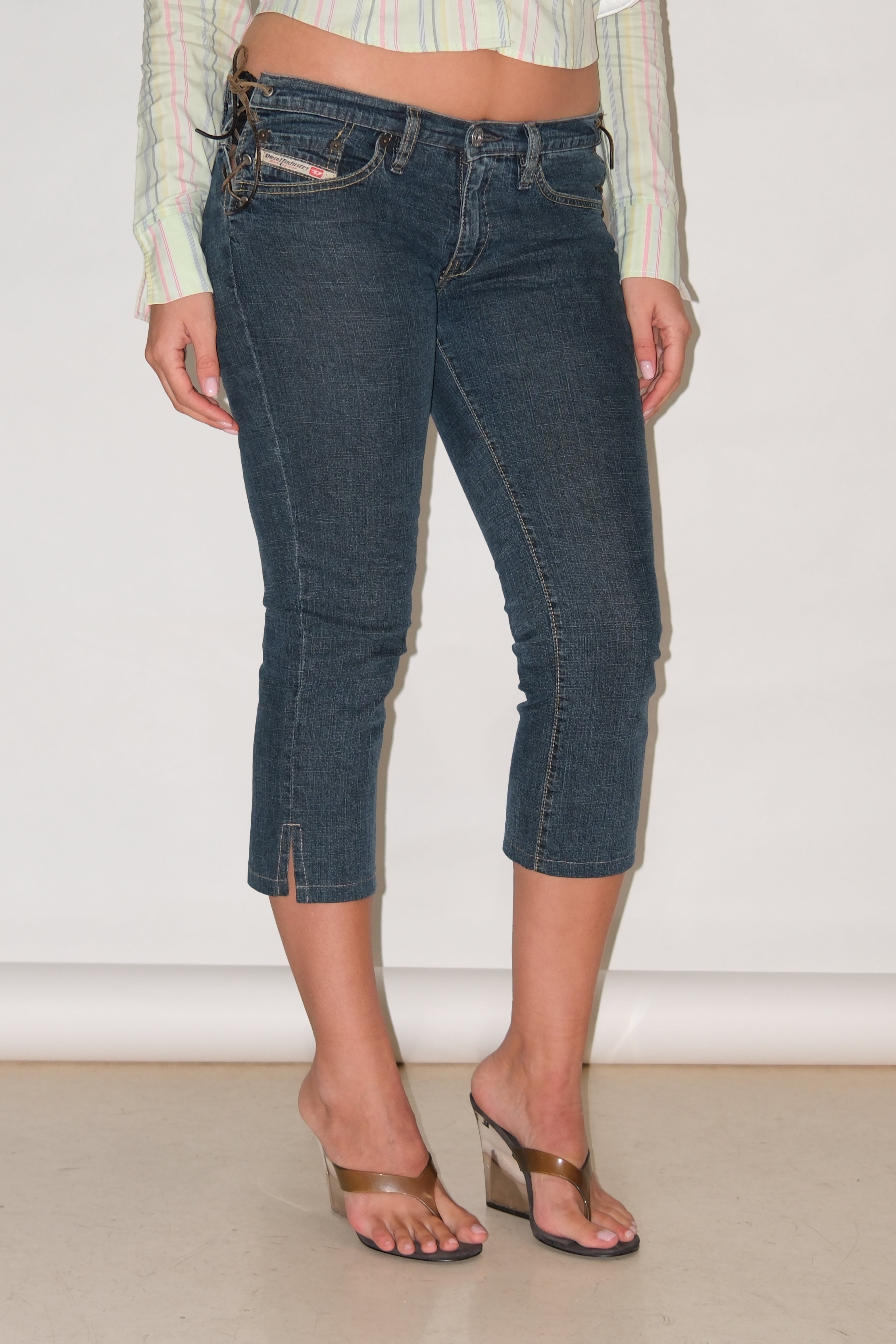 DIESEL SIDE STRING CAPRI JEANS SIZE 36-37