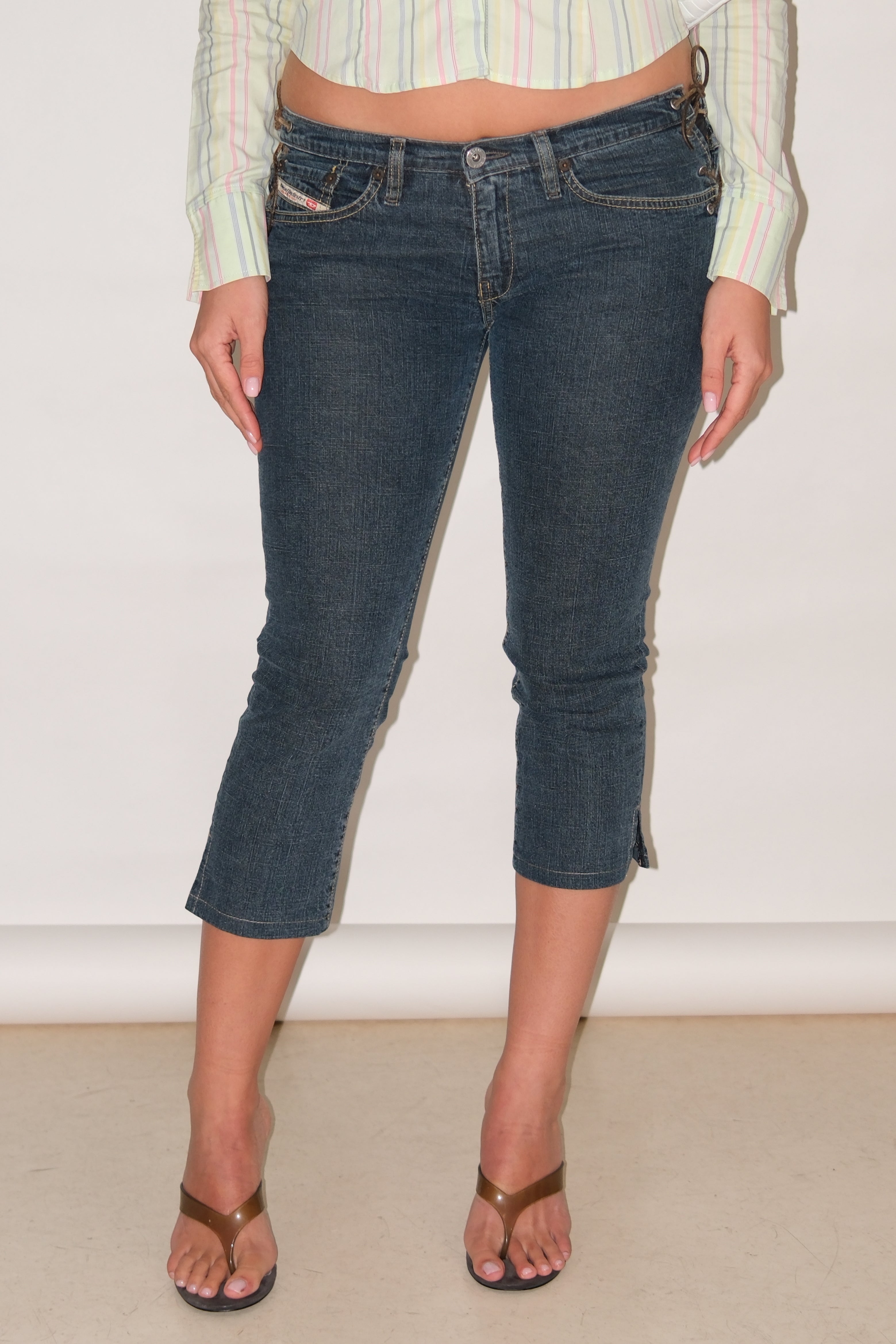 DIESEL SIDE STRING CAPRI JEANS SIZE 36-37