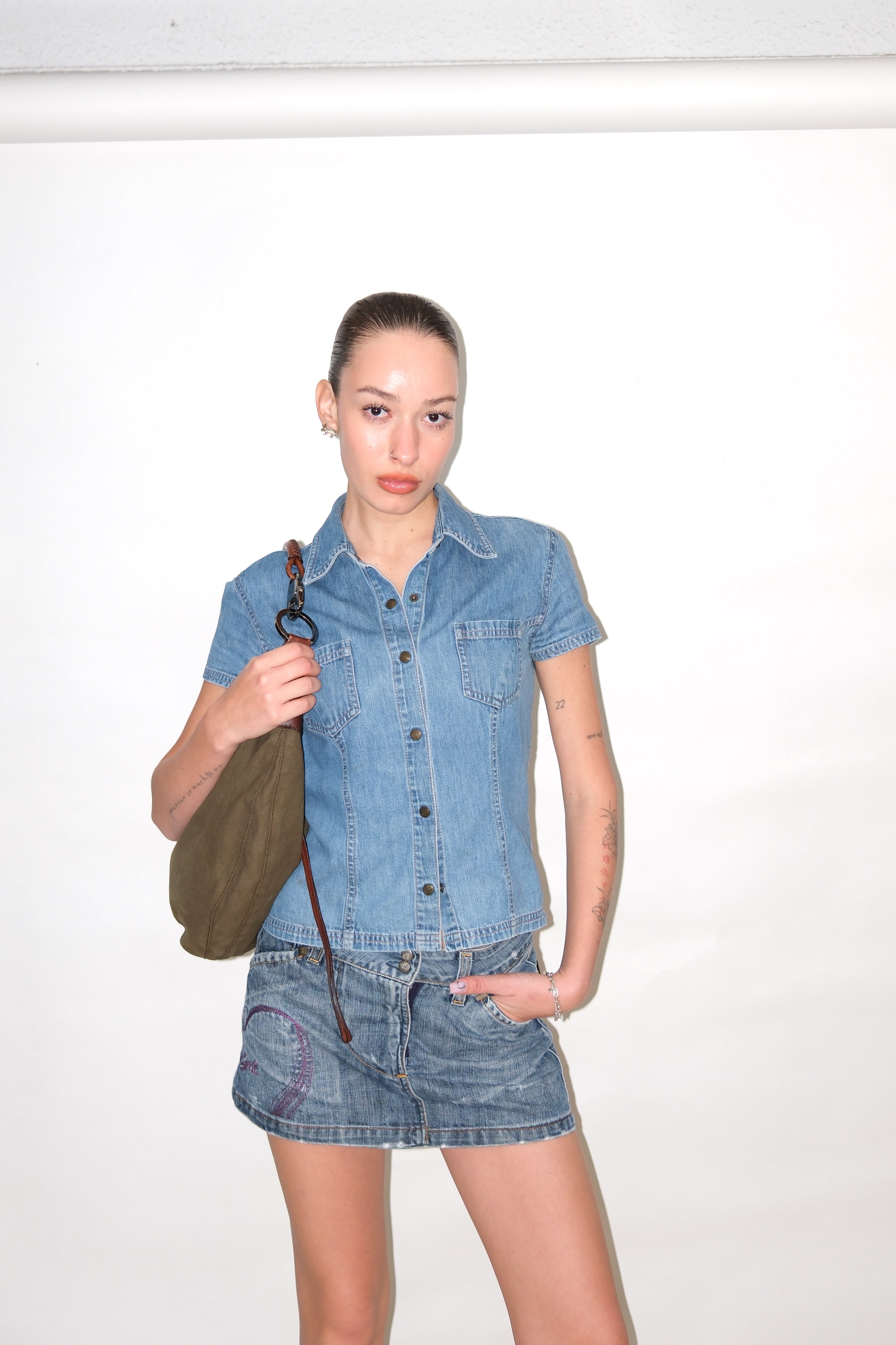 DENIM SHORT SLEEVE TOP