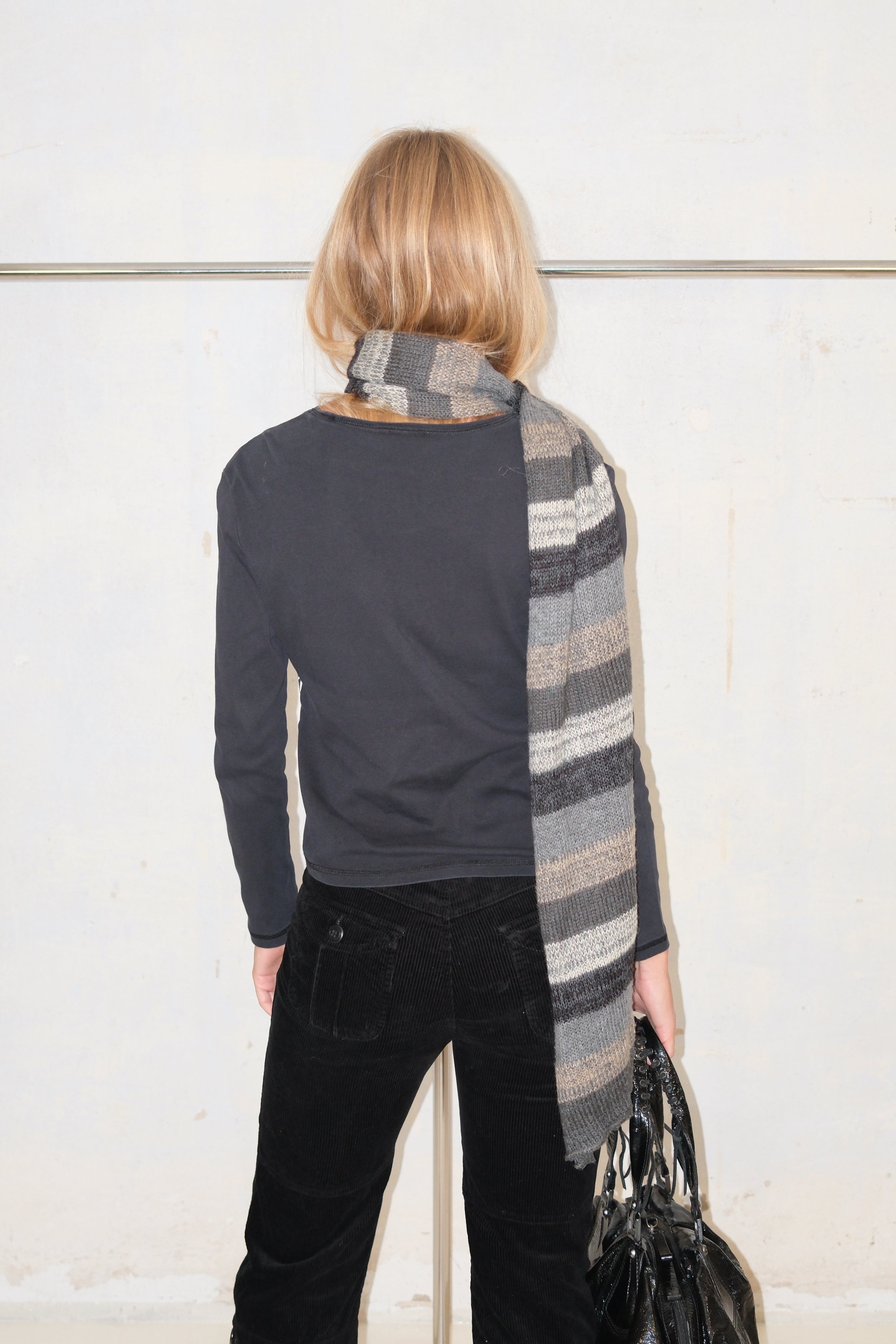 Striped knit Scarf In Monochrome Colors