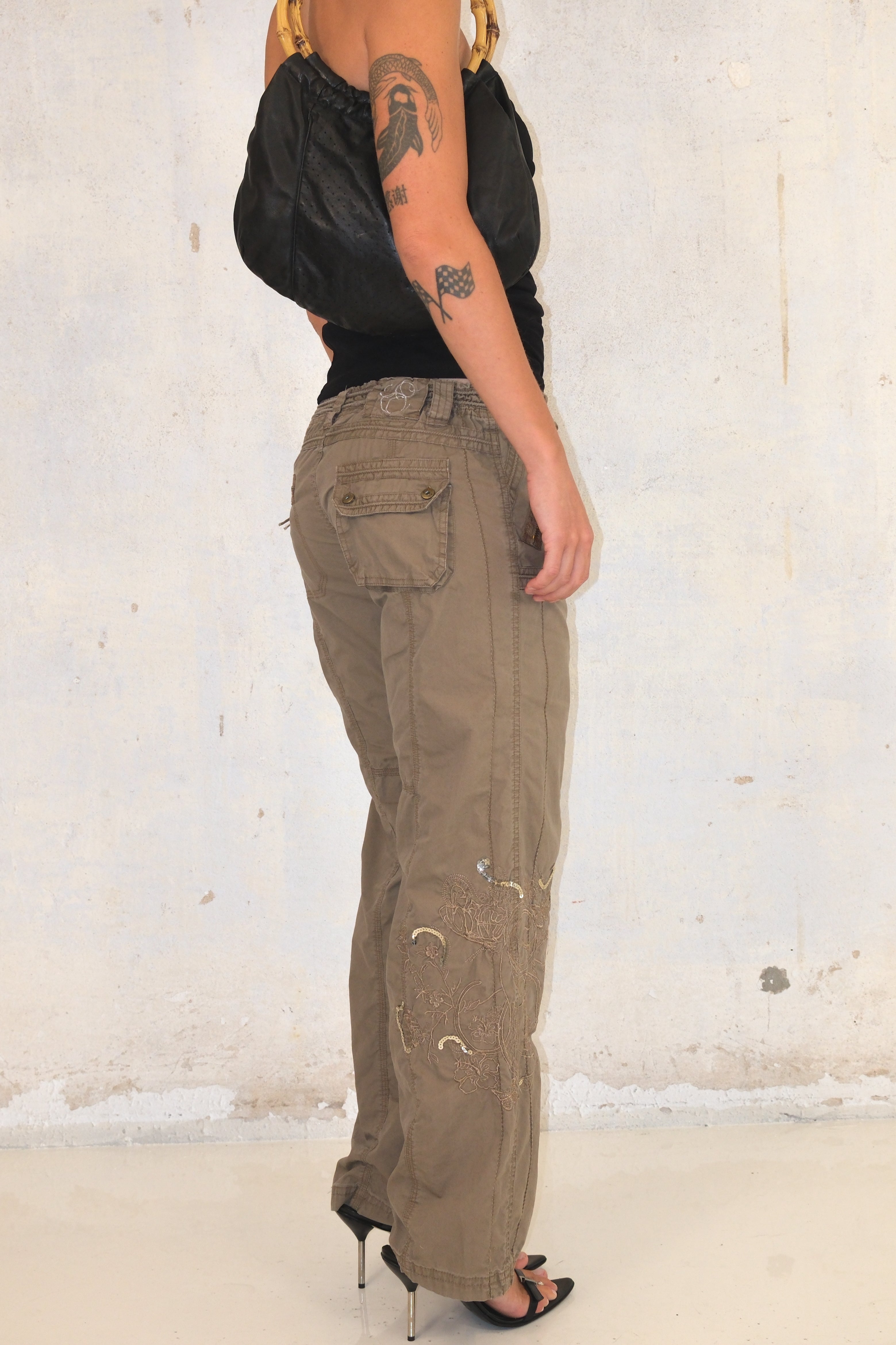 Beige Low-Rise Cargo Pants Size 38