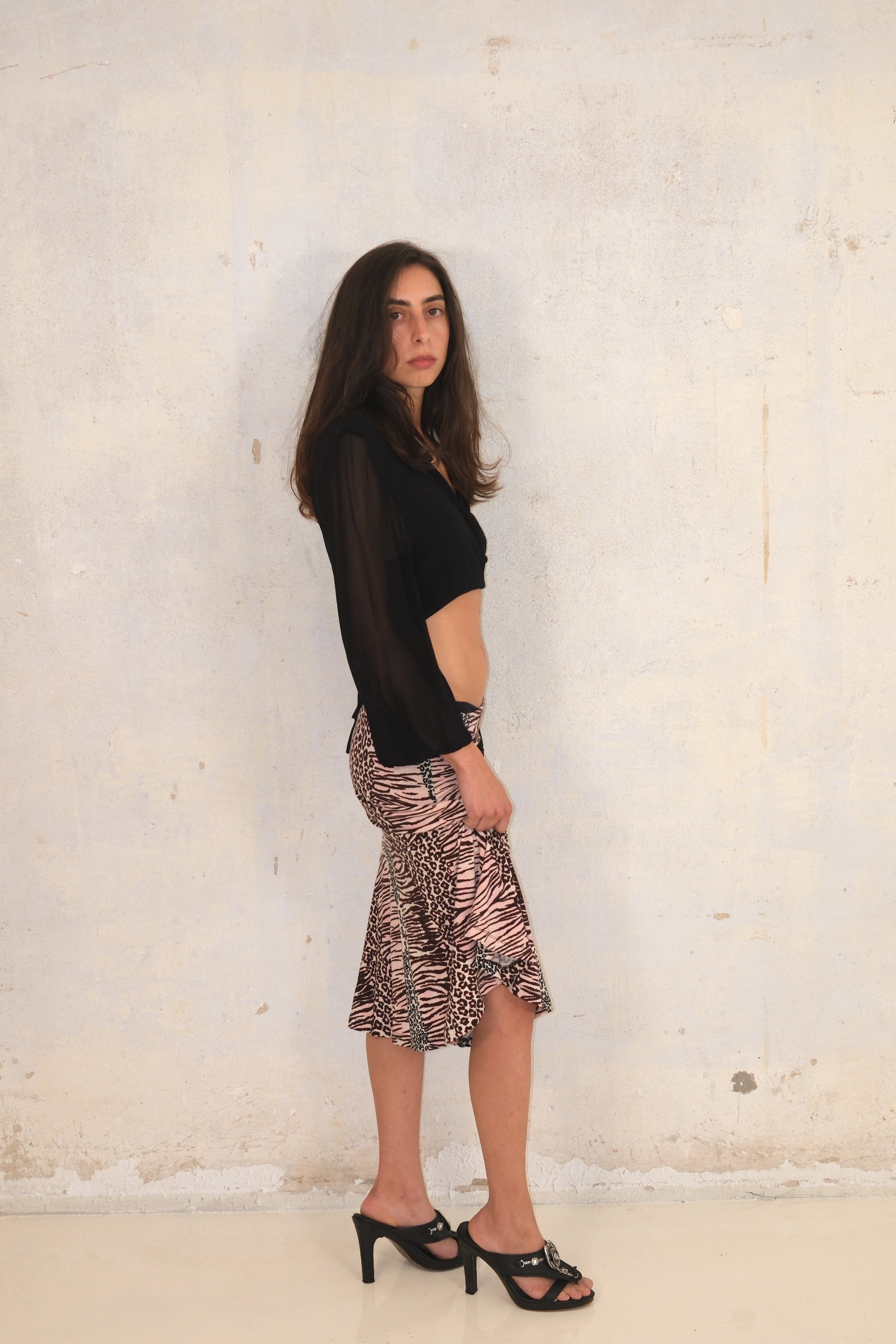 Long-Sleeve Black Crop Top With Tie-Front