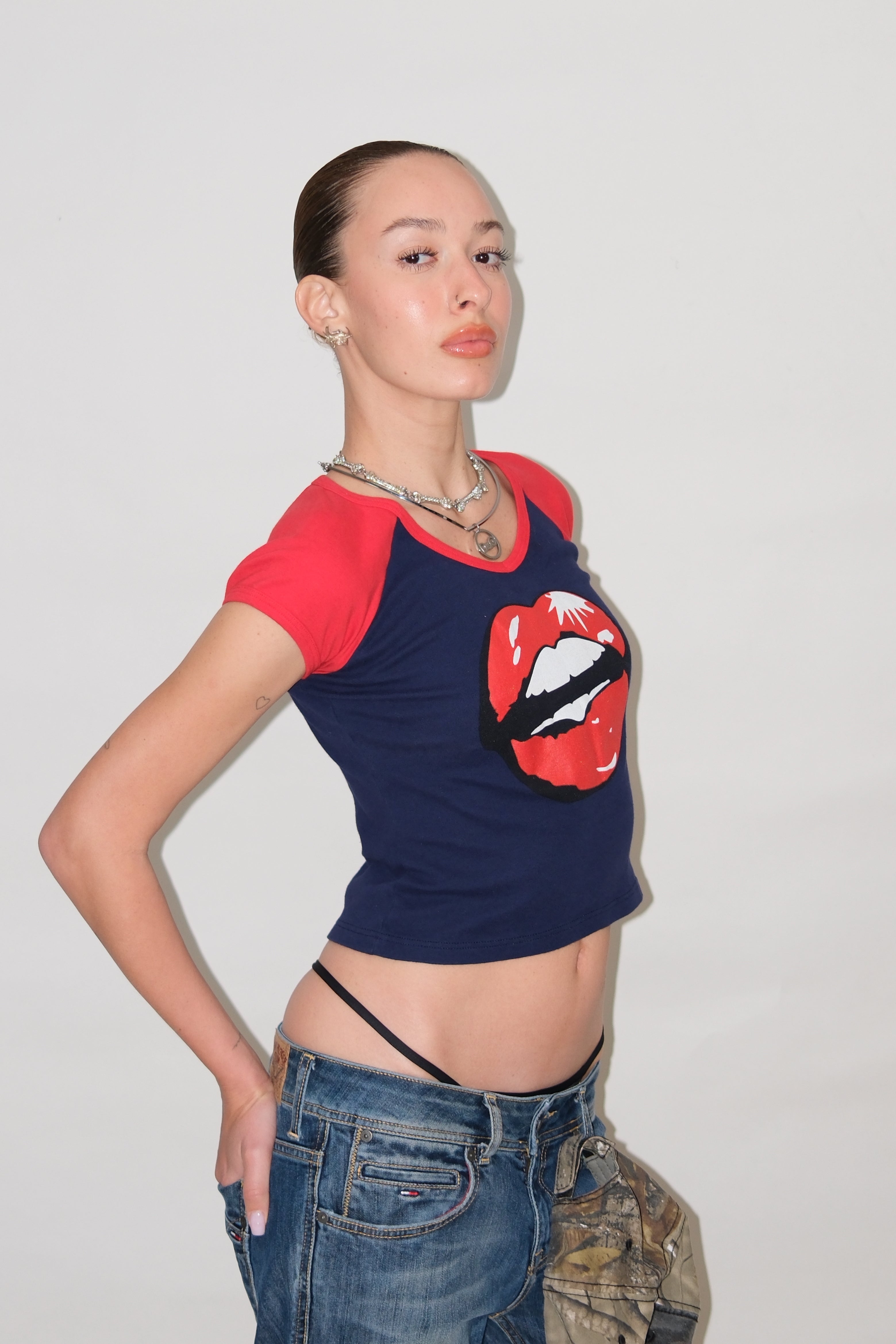 LIPS GRAPHIC TOP