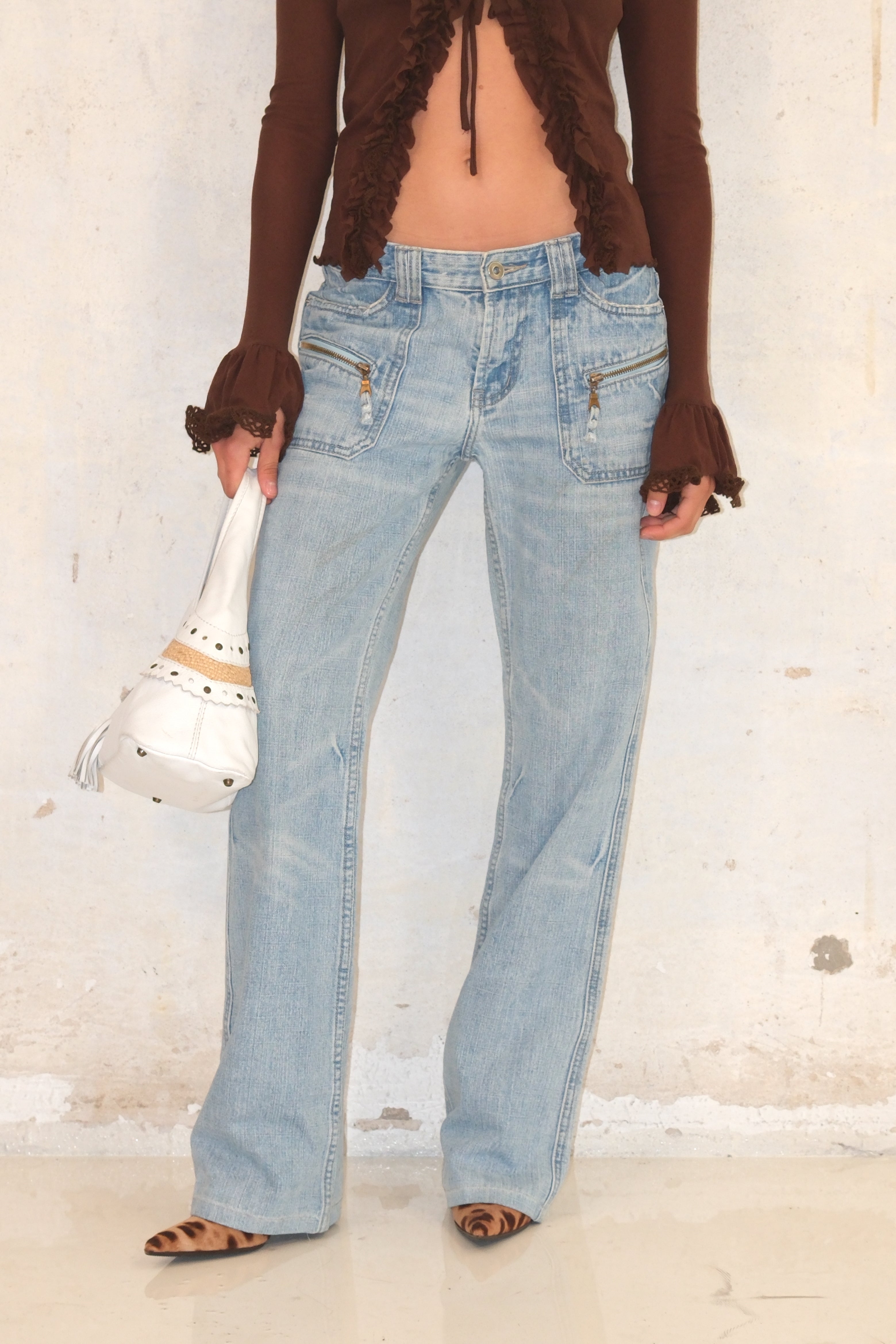Light-Wash Low-Rise Jeans With Zippers Size 34-36