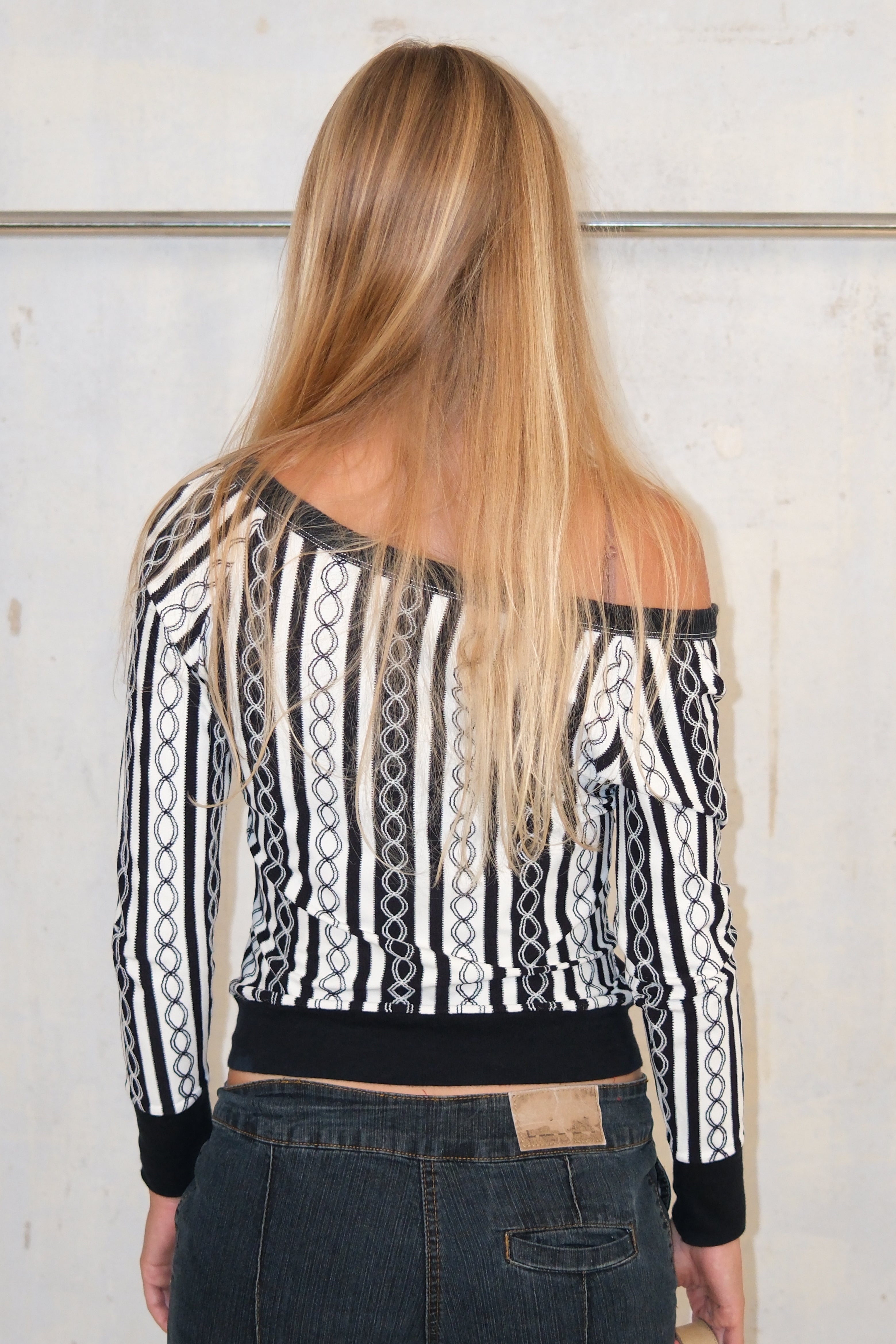Black & White Printed Lightweight Zipper Top