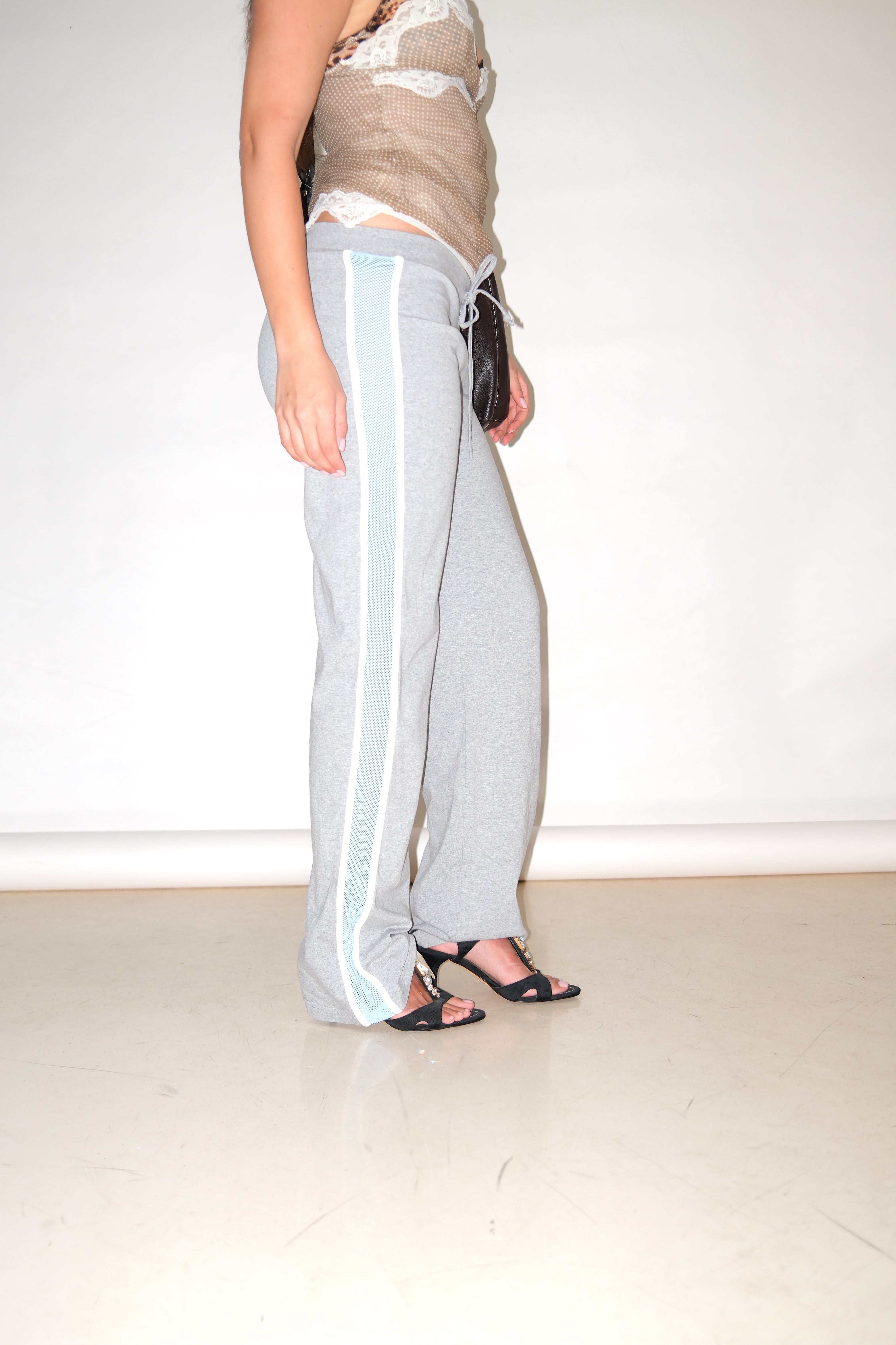 GREY LOW RISE SWEATPANTS
