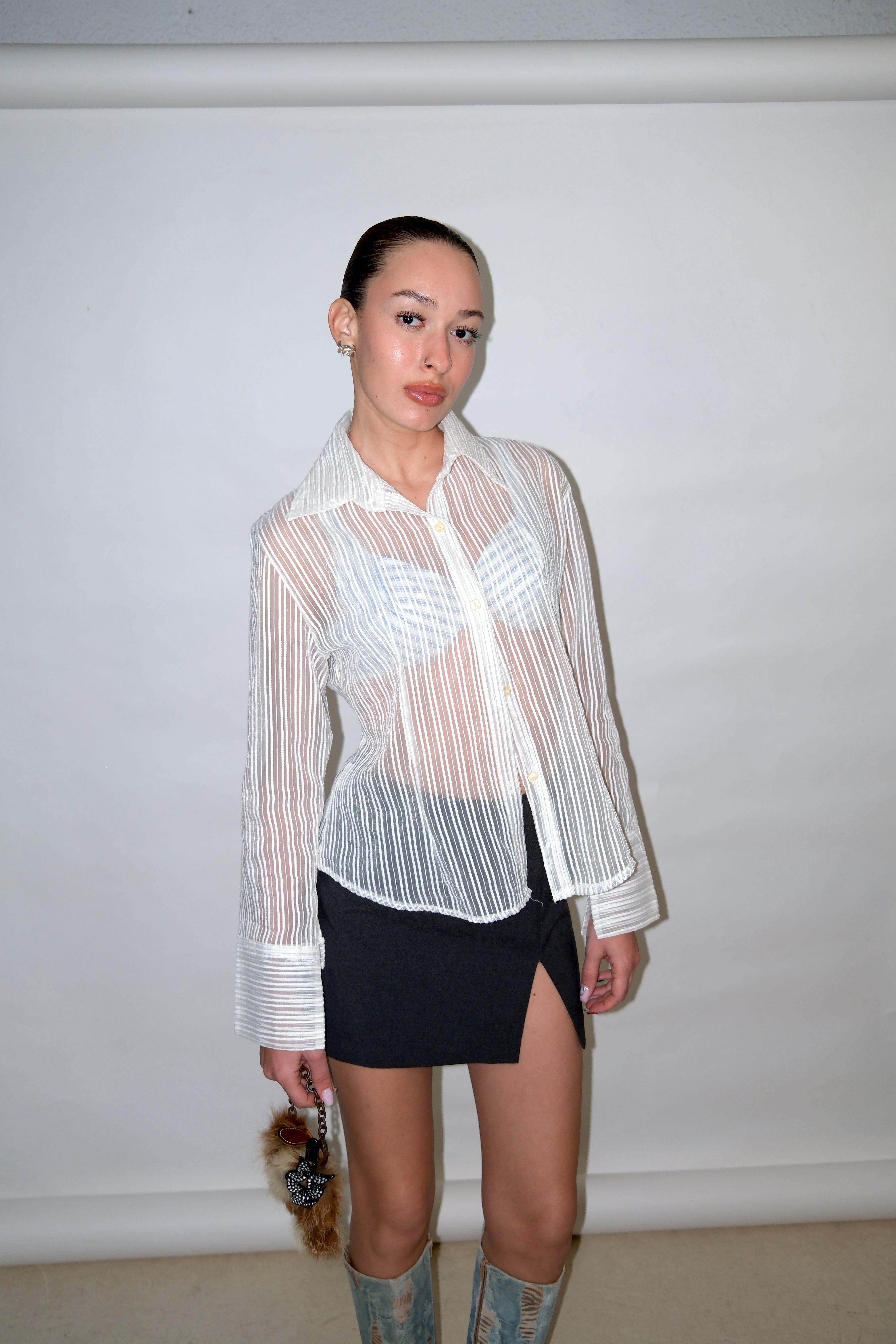SHEER BUTTONS UP TOP
