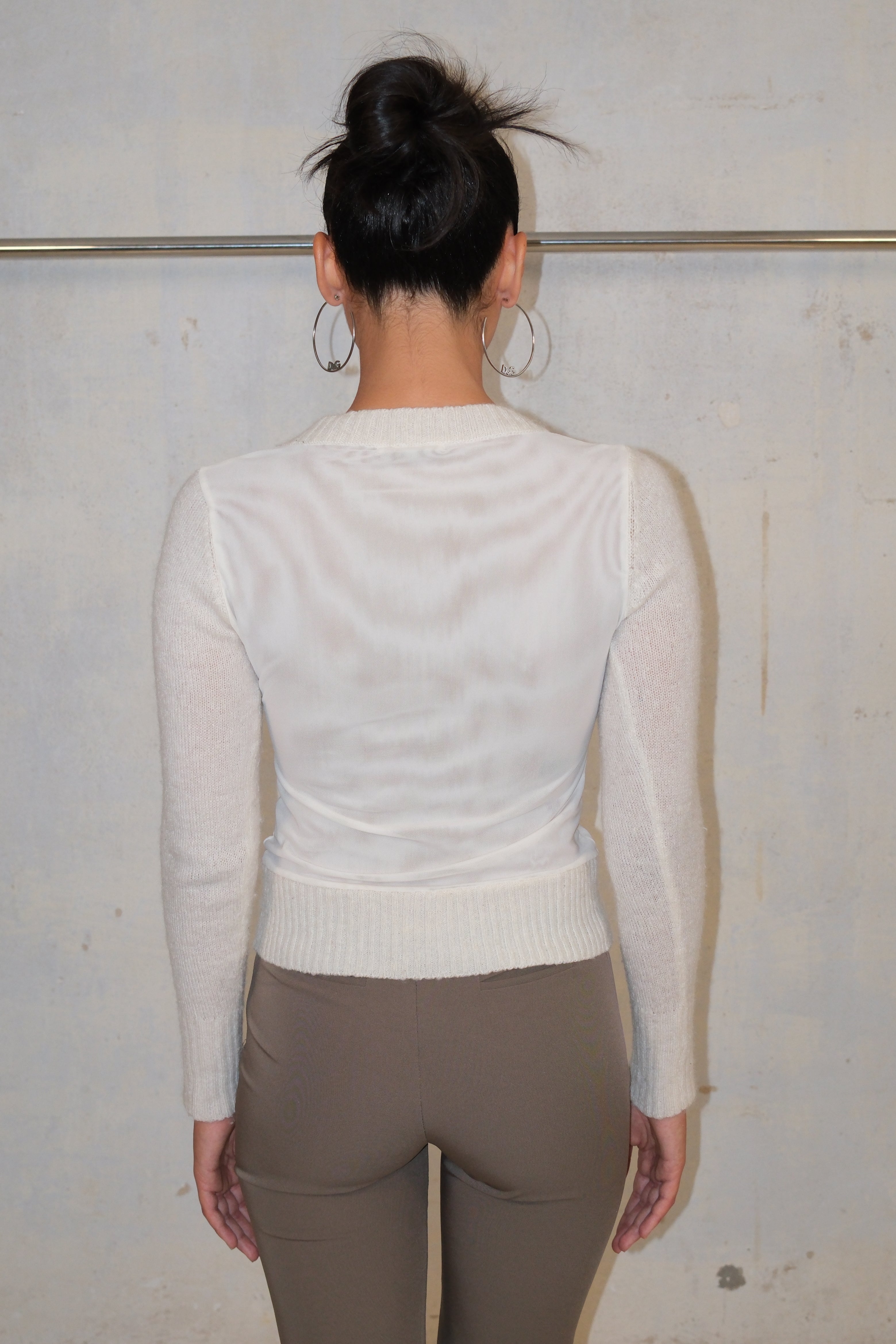 LONG KNITTED SHIRT WITH FLORAL DECORATIONS