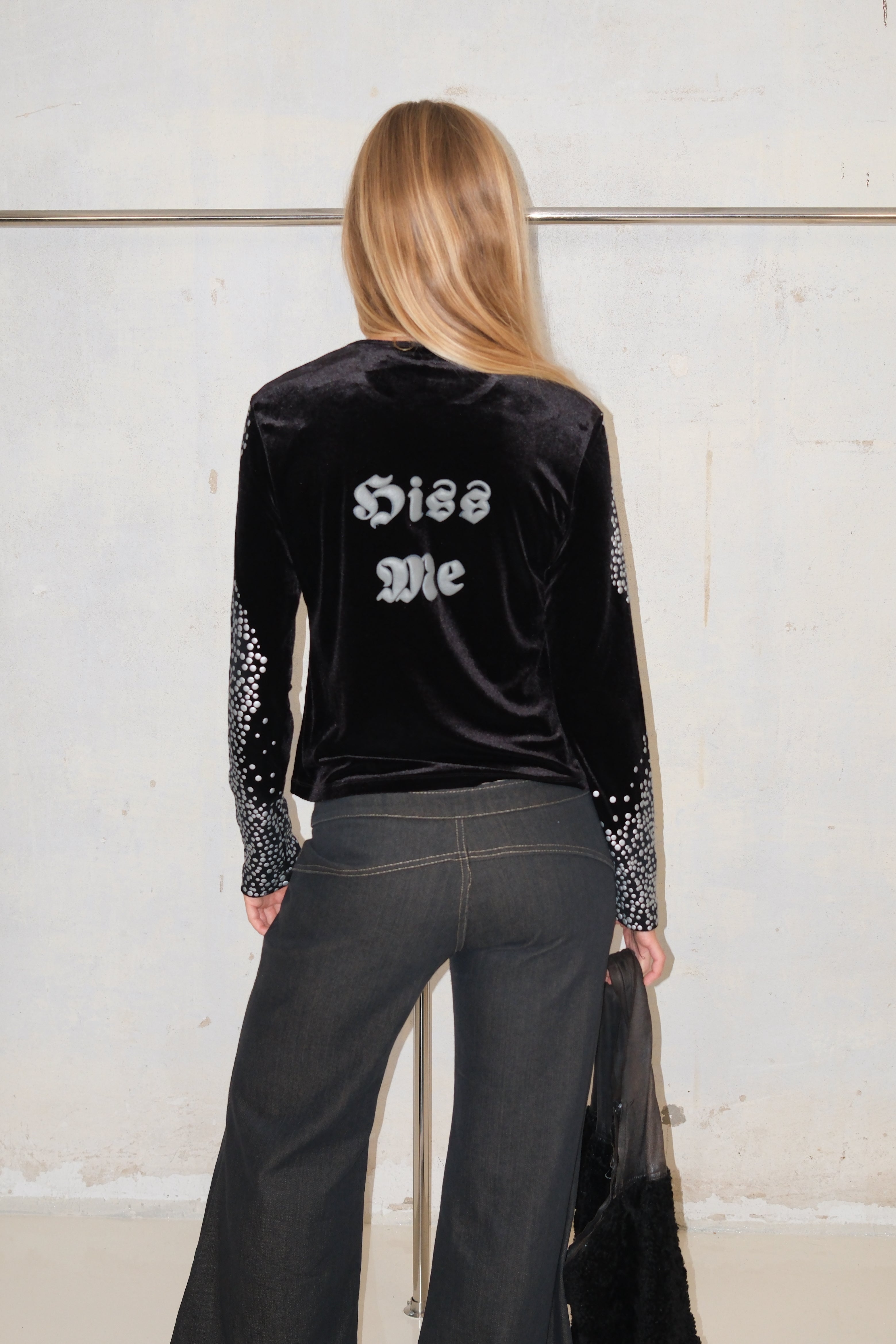 LONG SLEEVE VELVET TOP WITH STUDS