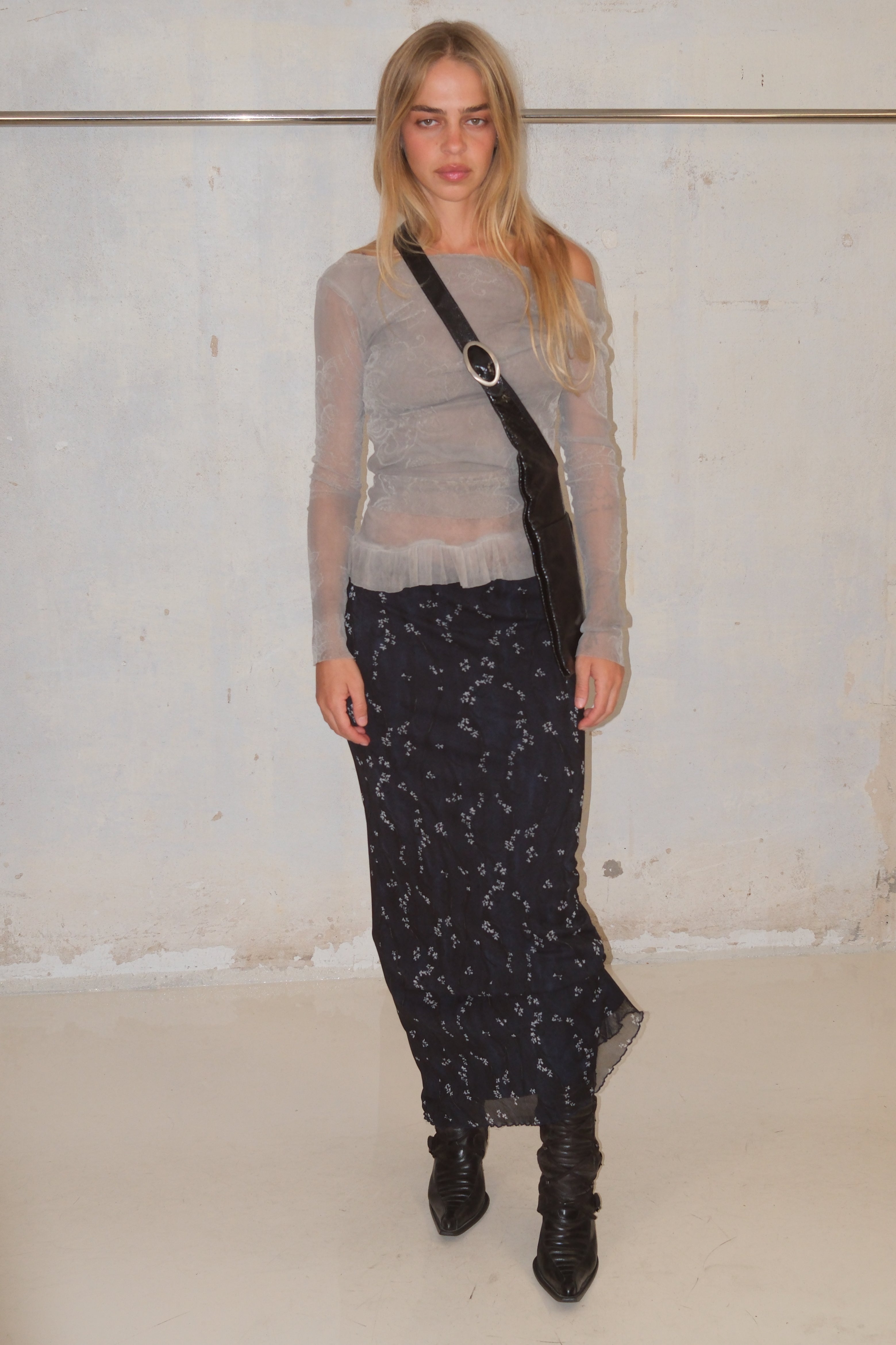 BLUE FLORAL LOW-RISE MAXI SKIRT