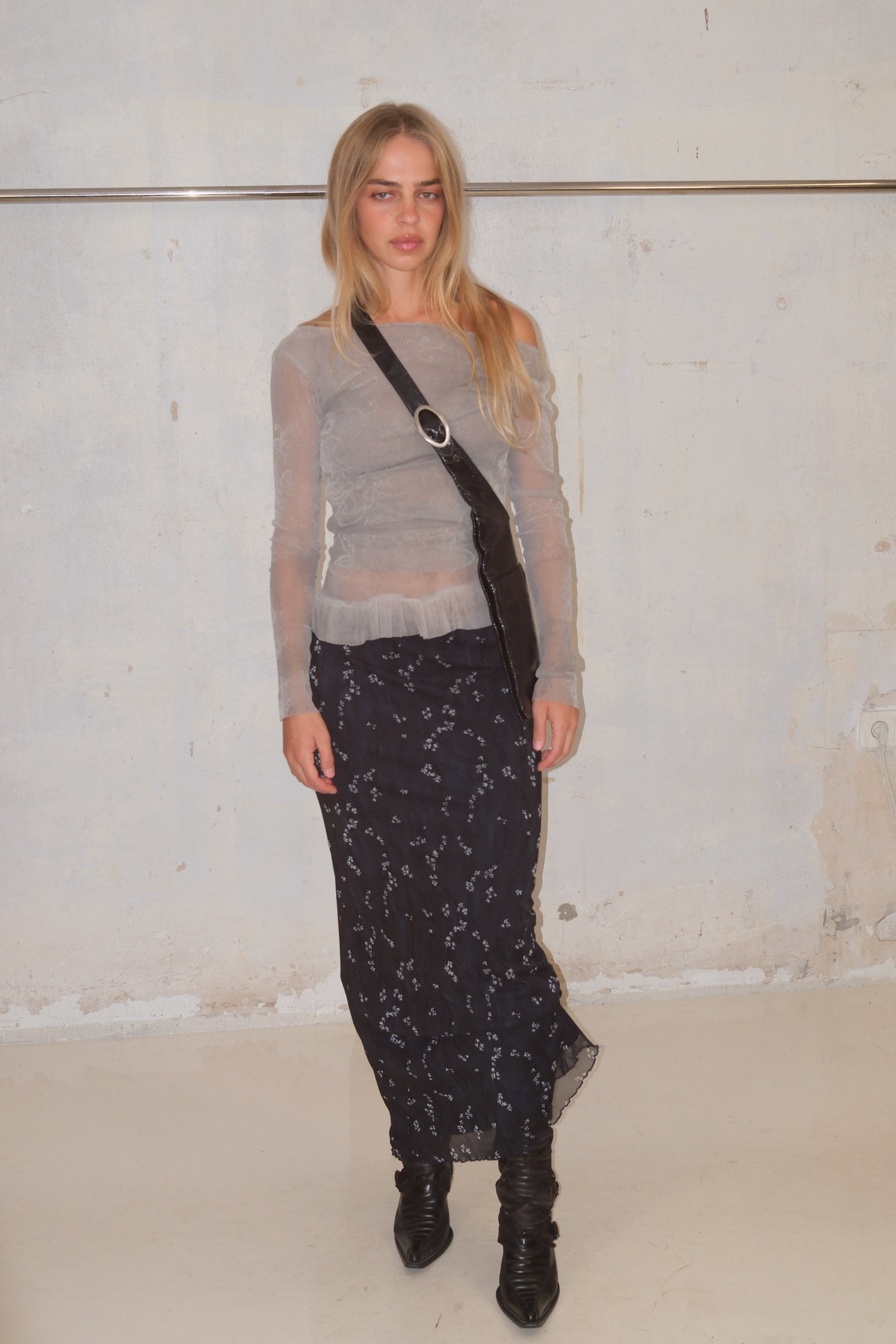 BLUE FLORAL LOW-RISE MAXI SKIRT