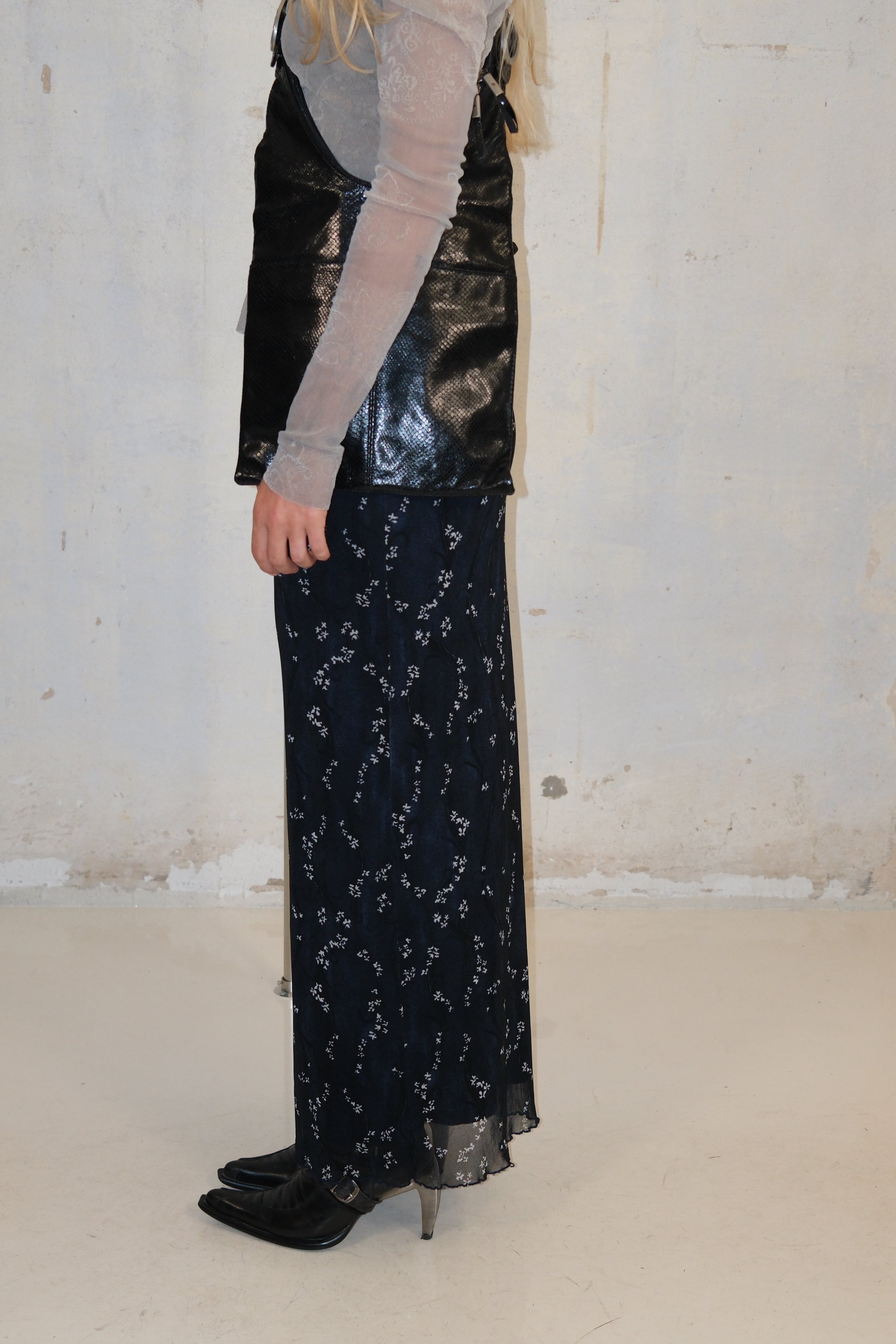 BLUE FLORAL LOW-RISE MAXI SKIRT