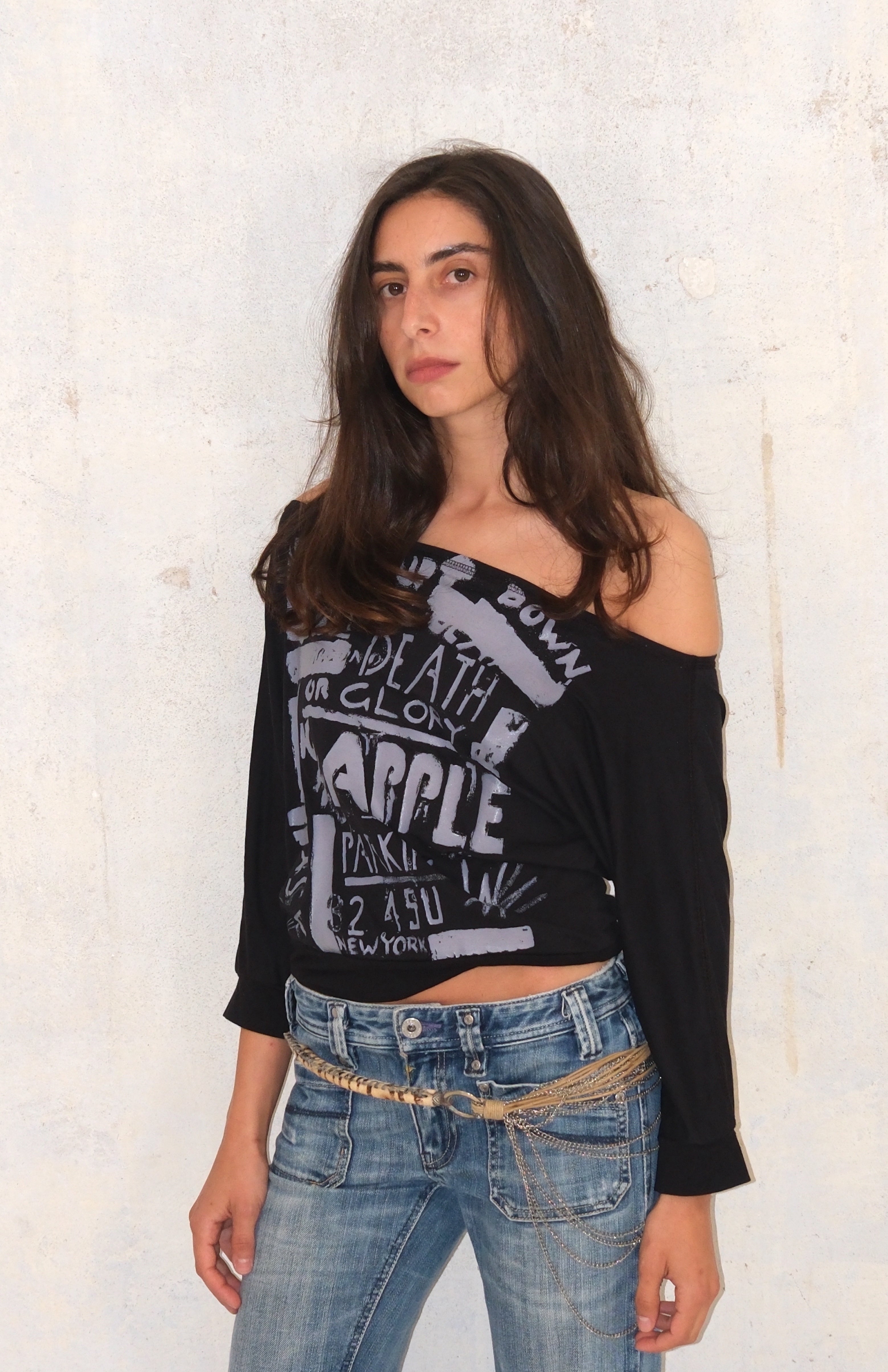 Off-Shoulder Cropped Top With Graphic Print