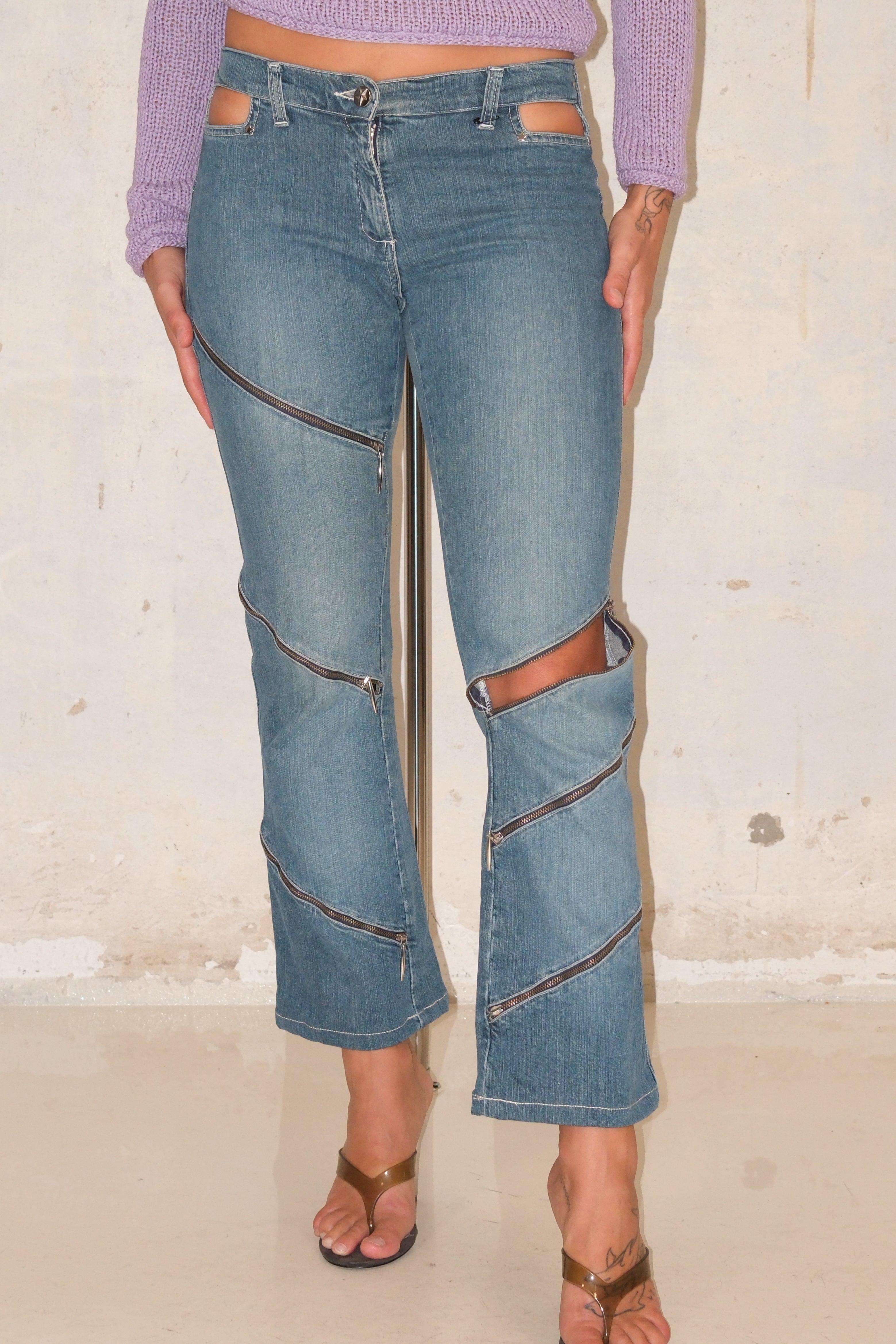 Only Thierry Mugler Low-Rise Jeans With Details And Zippers Size 38