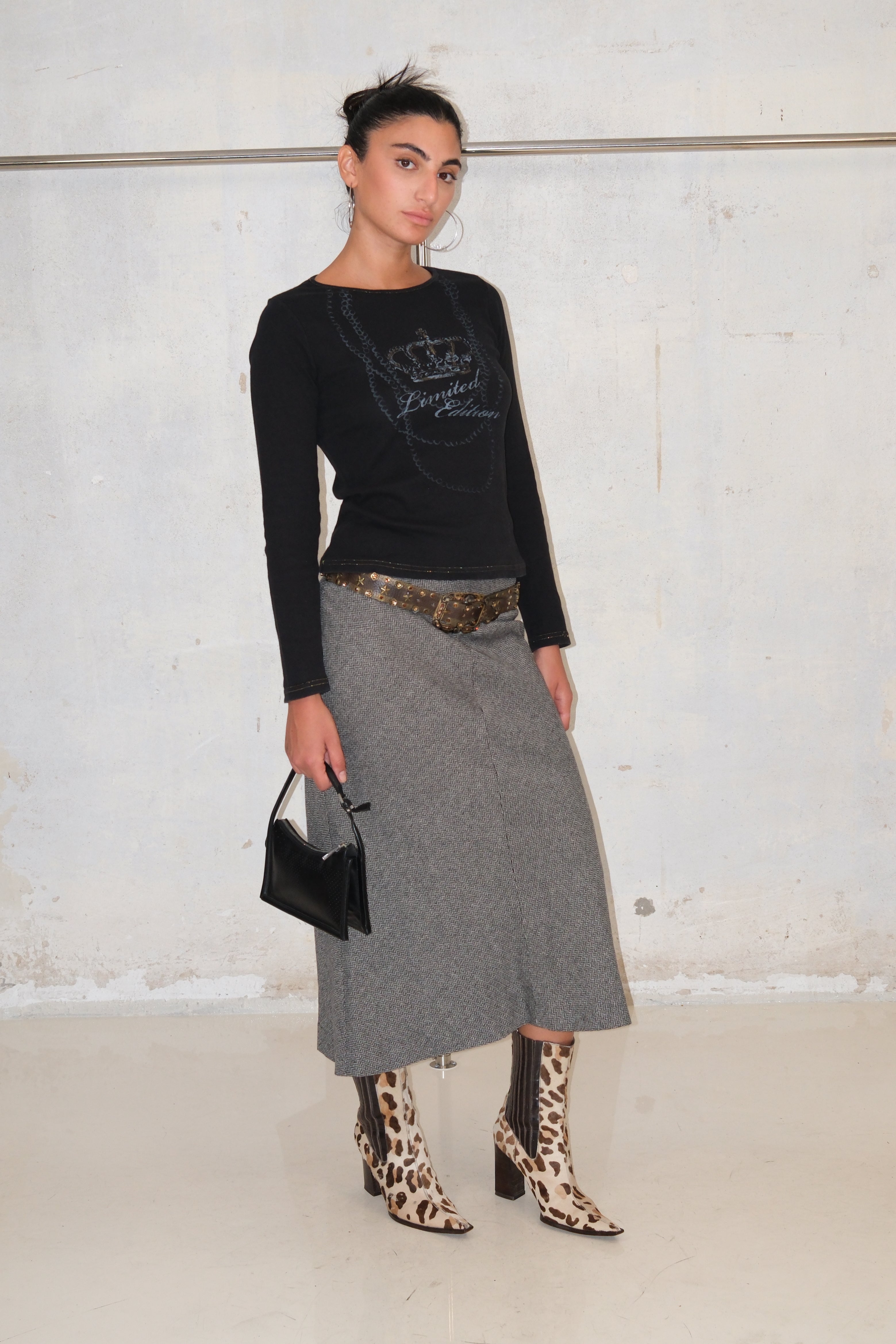 BLACK LONG SLEEVE GRAPHIC “LIMITED EDITION” TOP