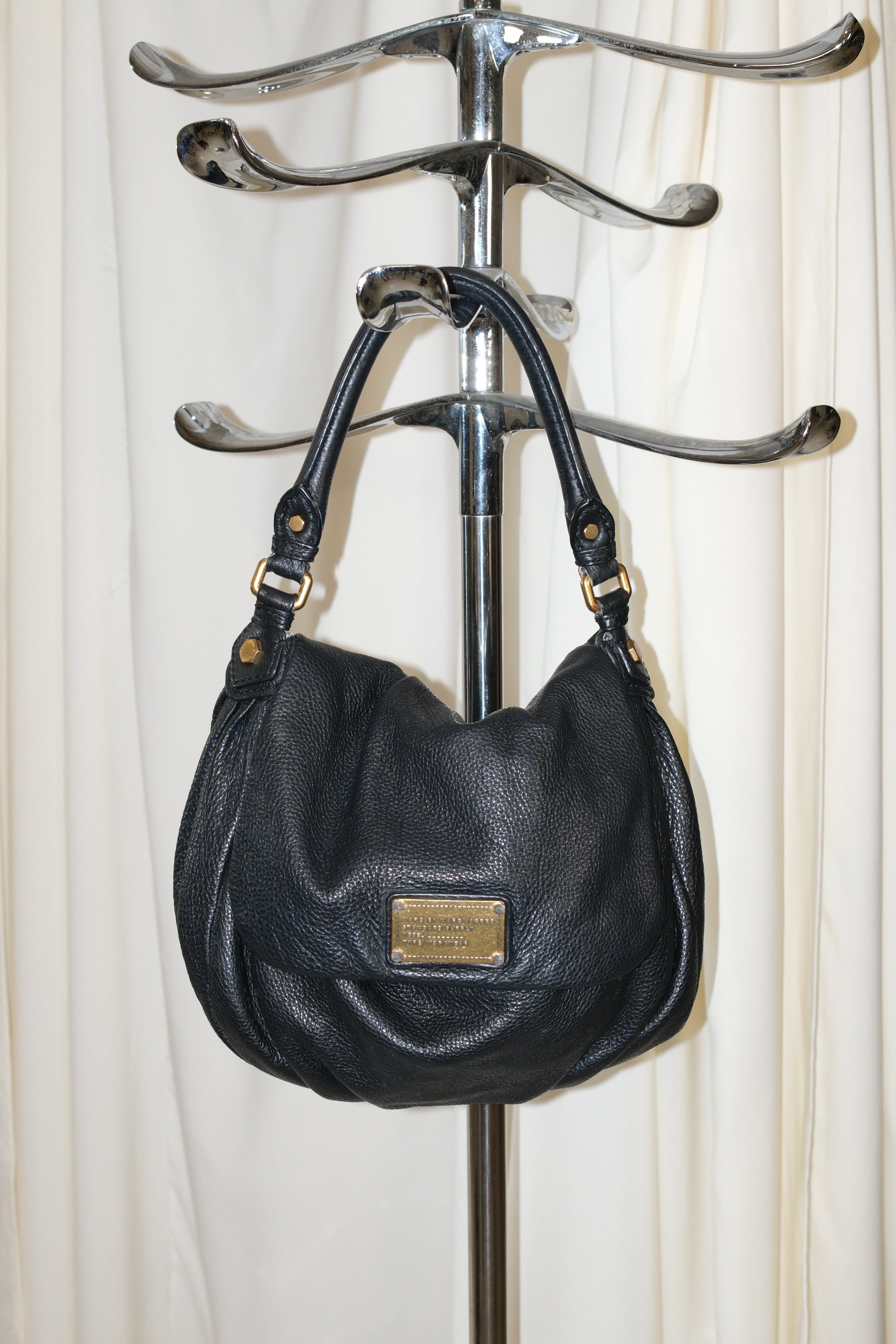 Marc Jacobs black shoulder bag with magnetic snap closure