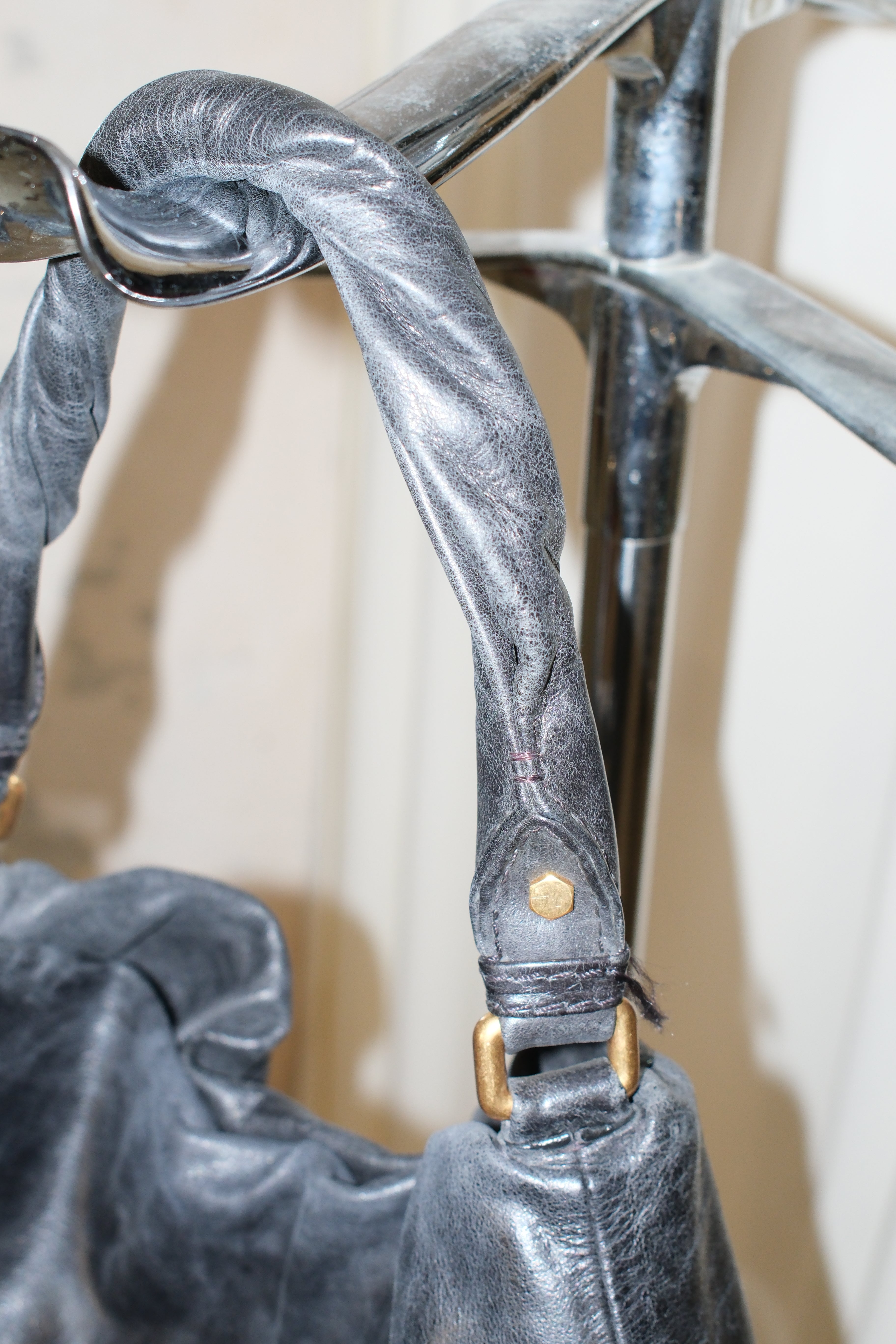 MARC JACOBS LARGE BLACK LEATHER SHOULDER BAG WITH GOLD HARDWARE