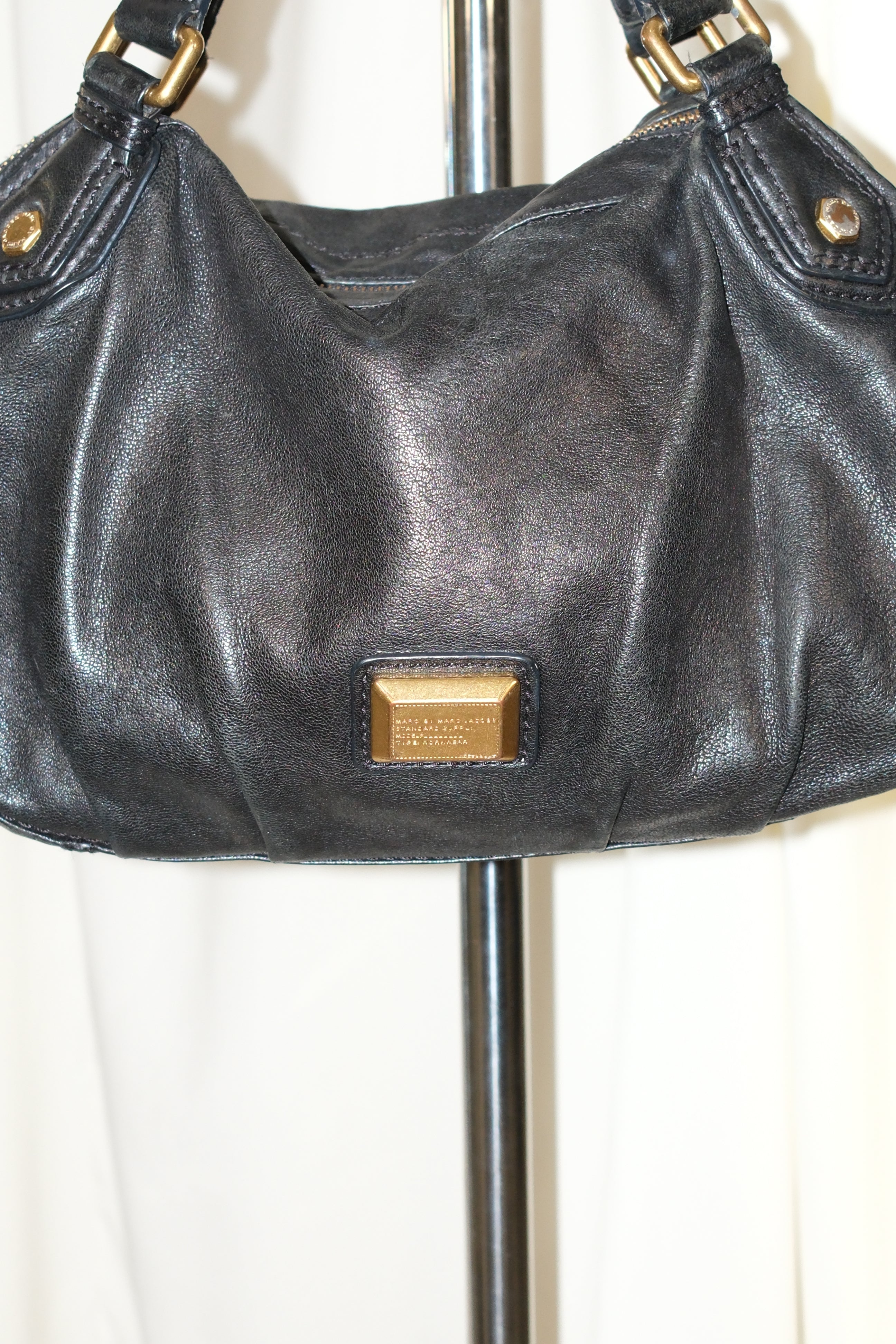 Marc Jacobs leather handbag in black and gold metals