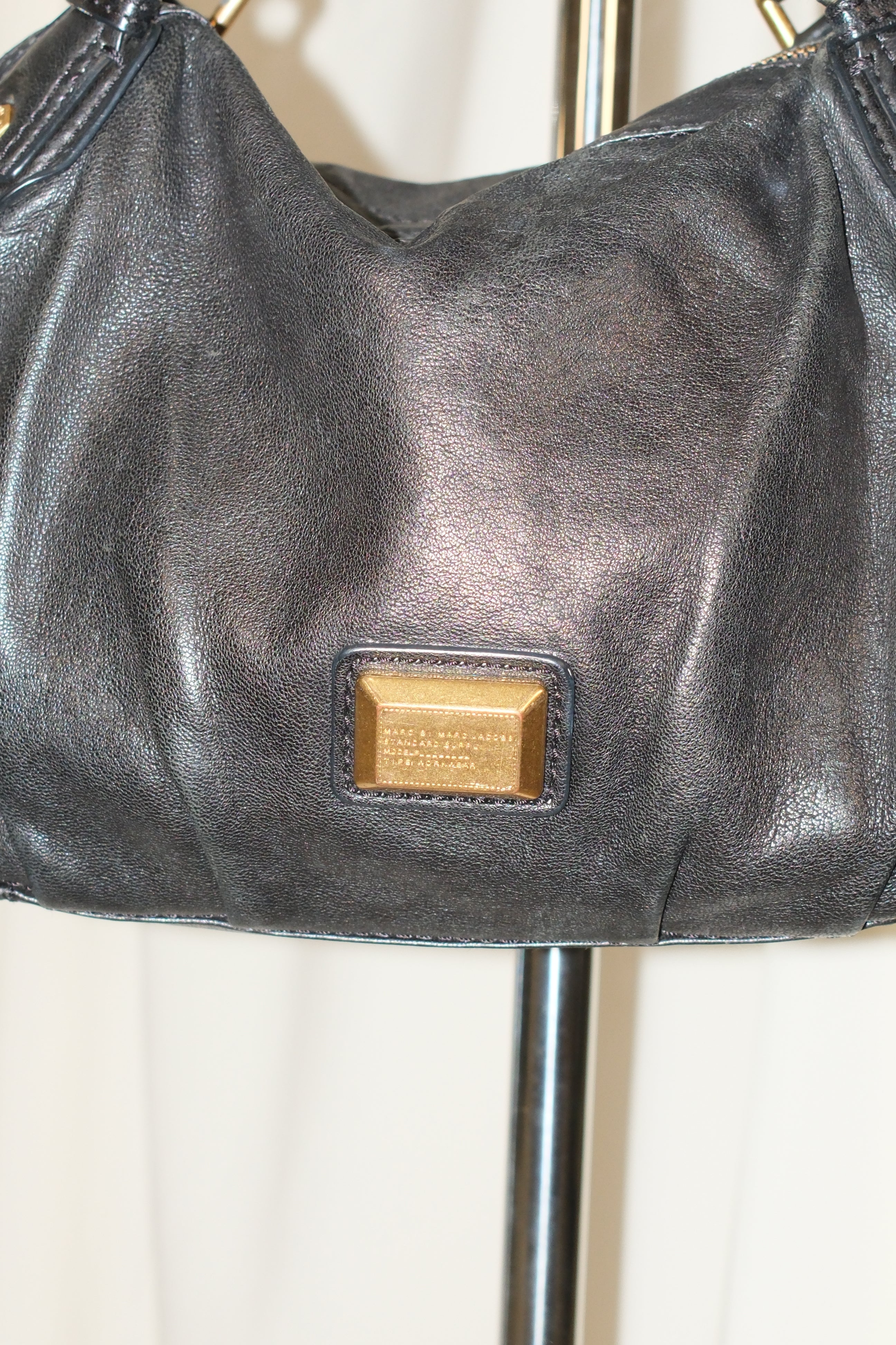 Marc Jacobs leather handbag in black and gold metals