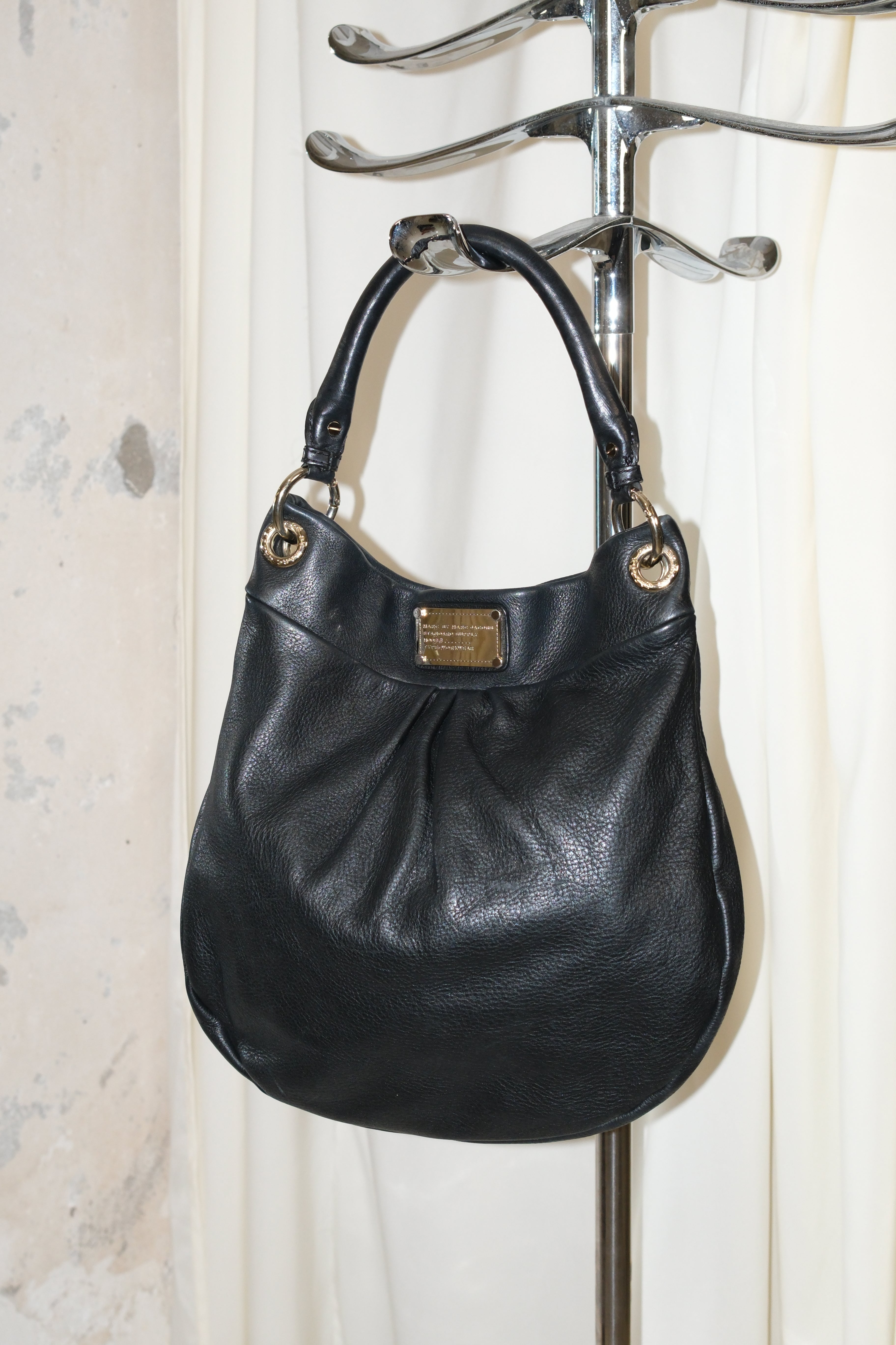 Marc Jacobs shoulder bag in black leather