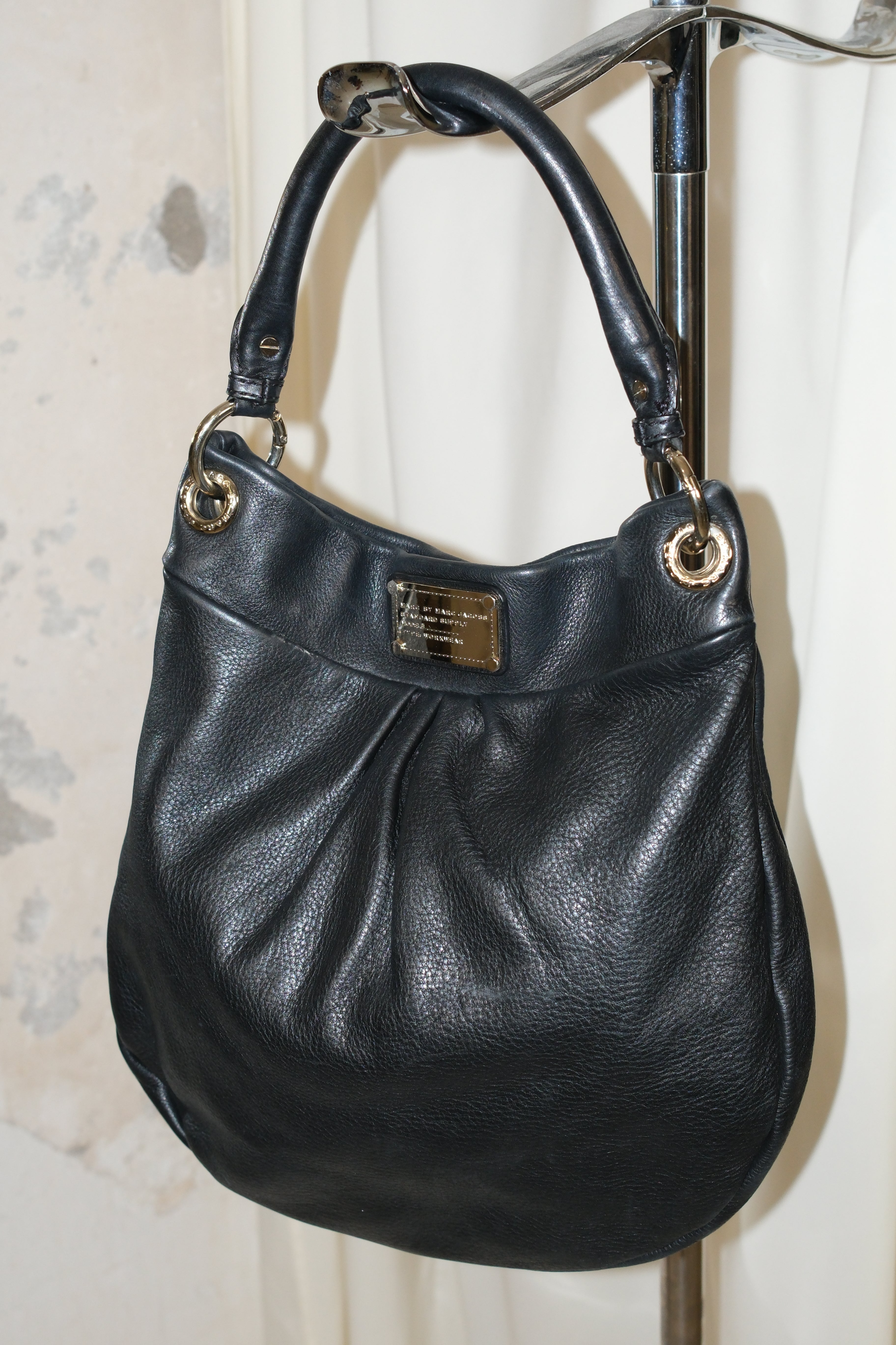 Marc Jacobs shoulder bag in black leather
