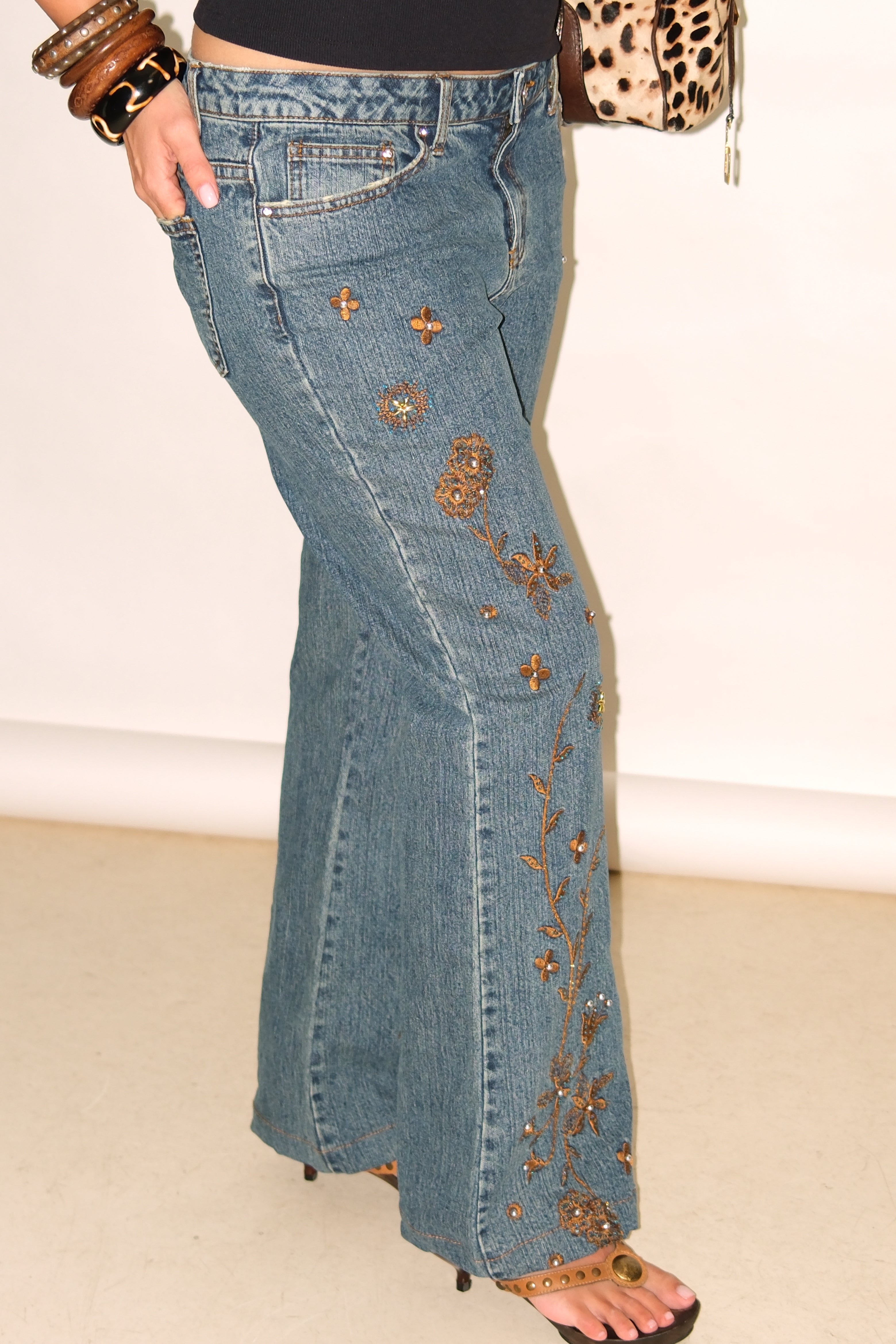 DARK JEANS WITH DETAILS SIZE 37-38