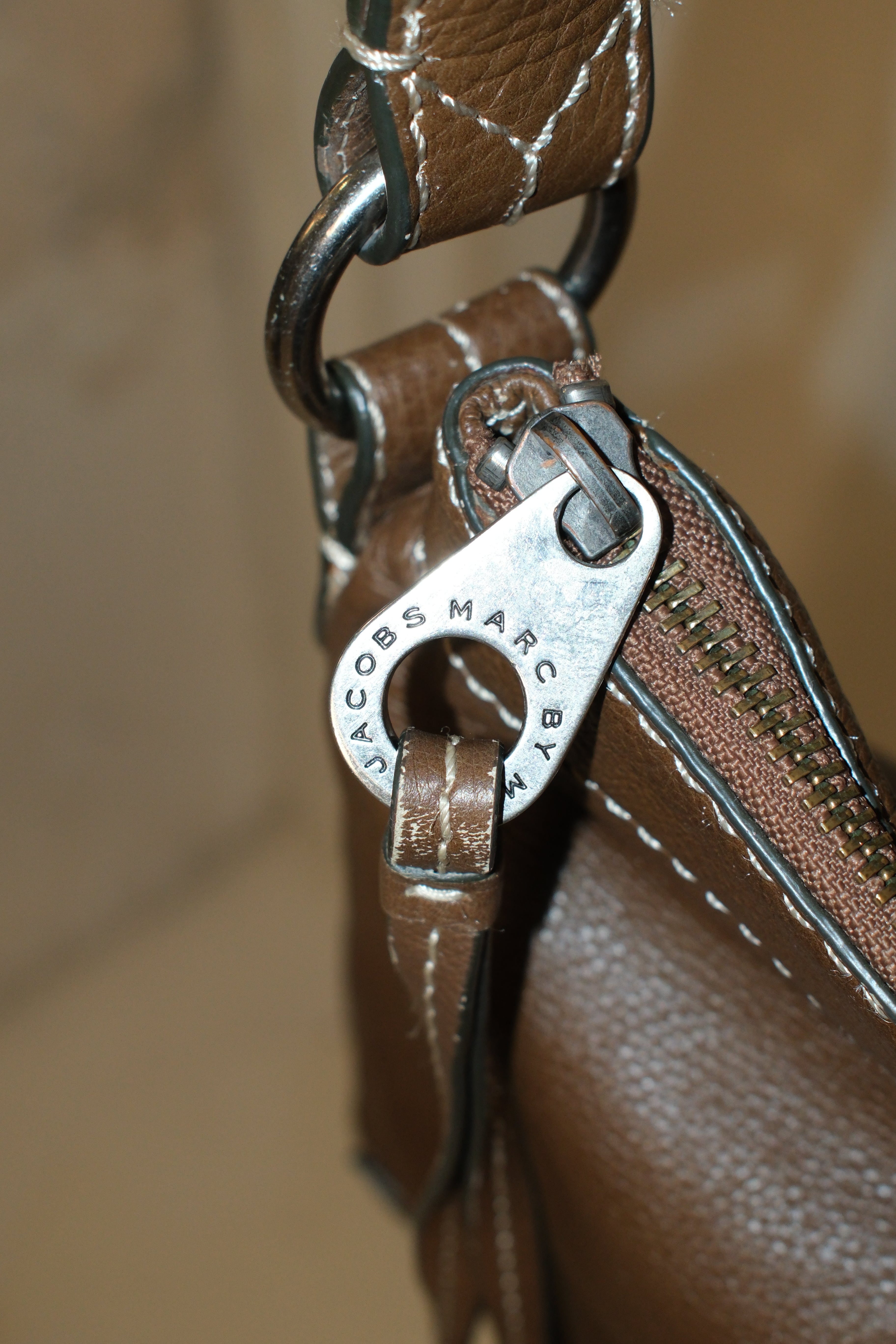 Marc Jacobs cross body bag in chestnut brown