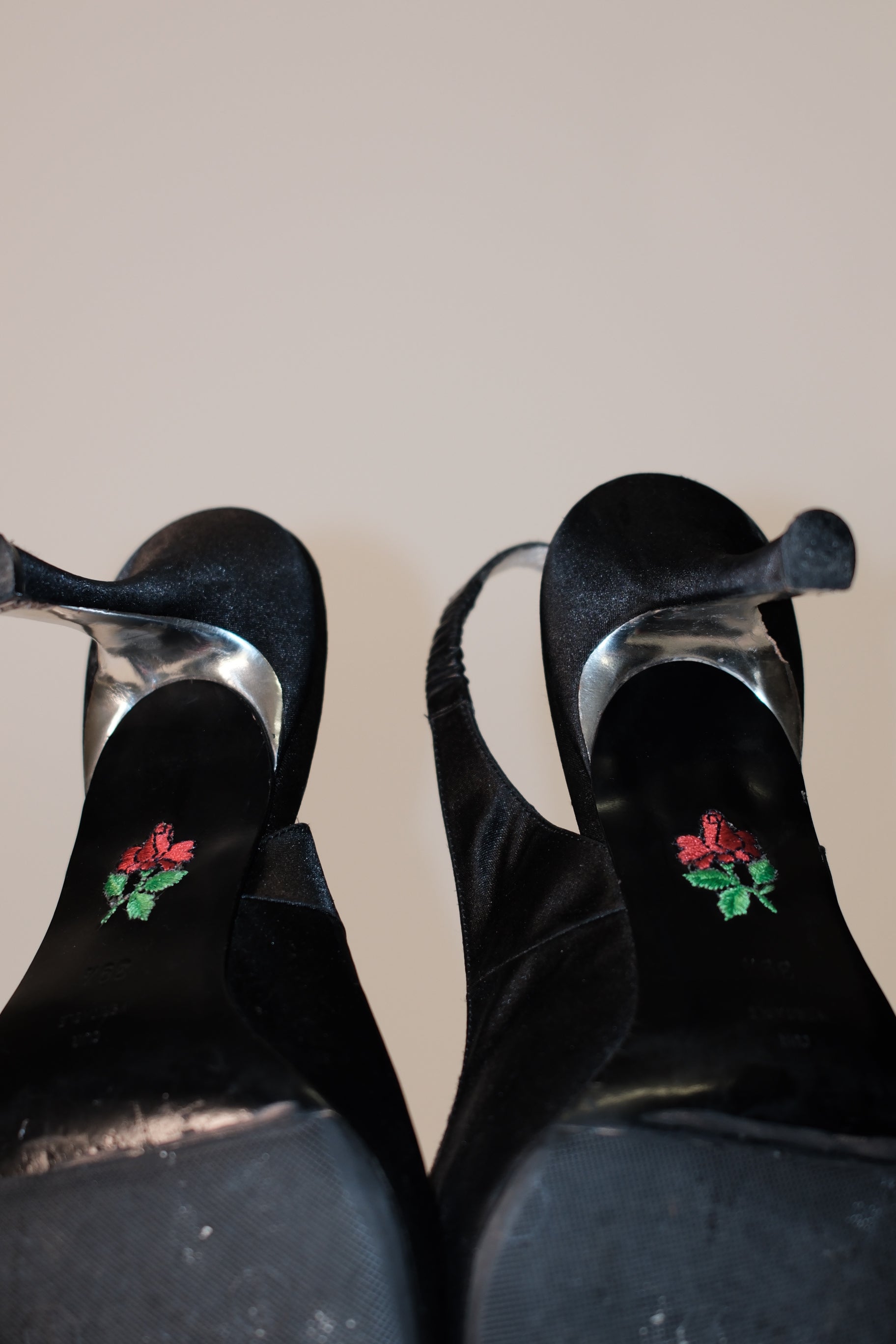 Vintage pointed toe satin slingback heels in black