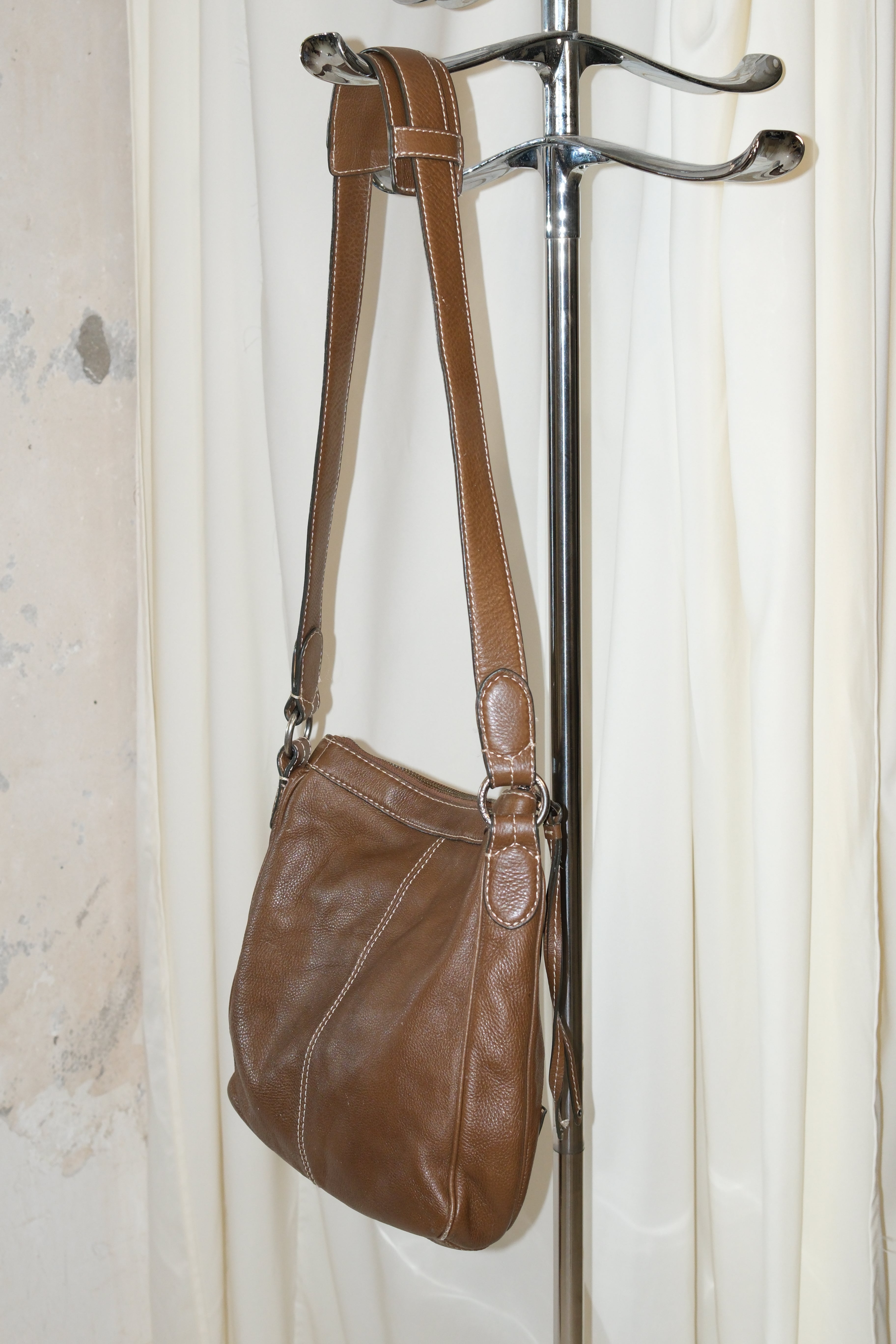 Marc Jacobs cross body bag in chestnut brown